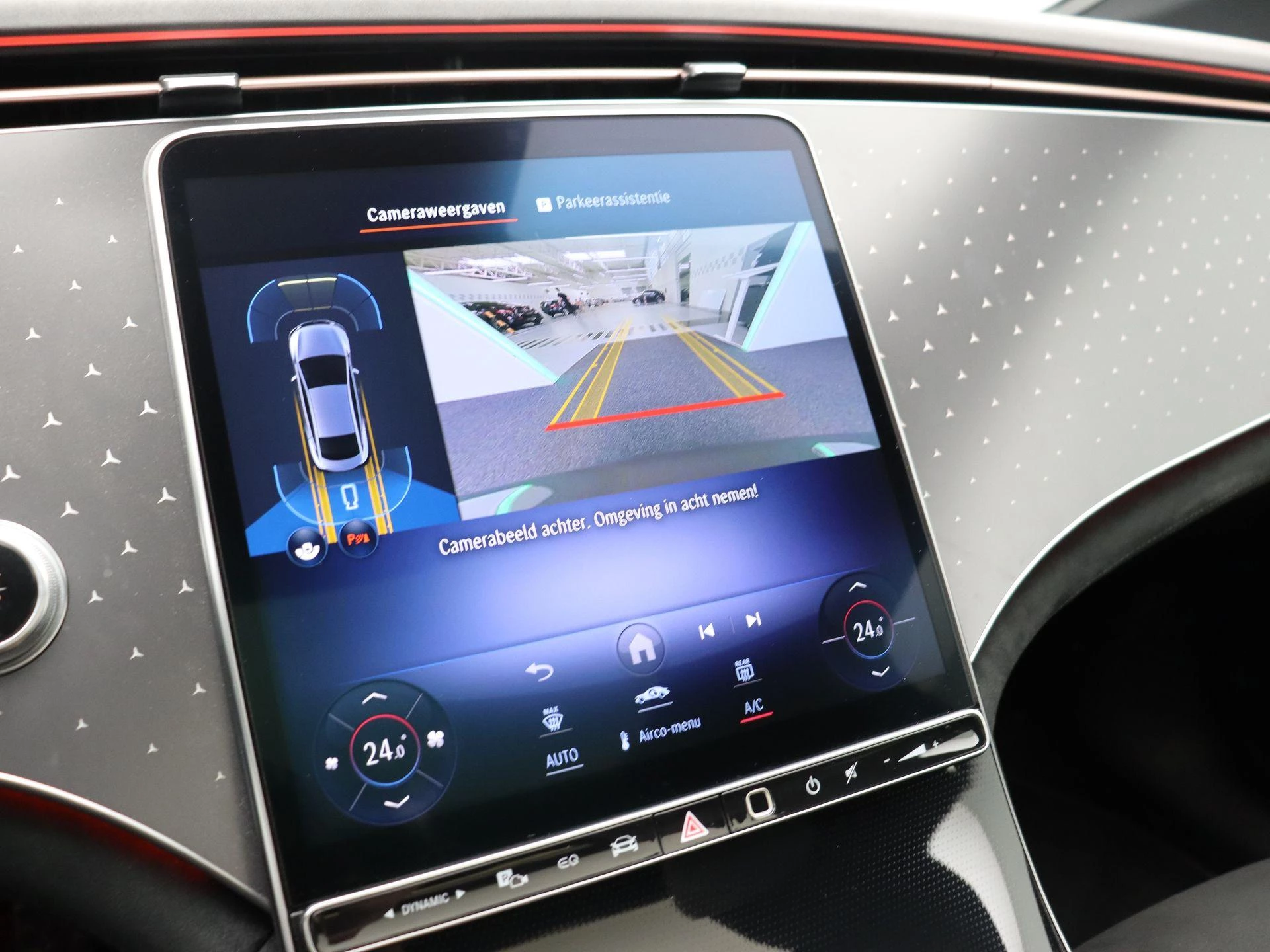 Mercedes-Benz EQE 300 AMG Line + AIRMATIC + PANORAMISCH DAK +