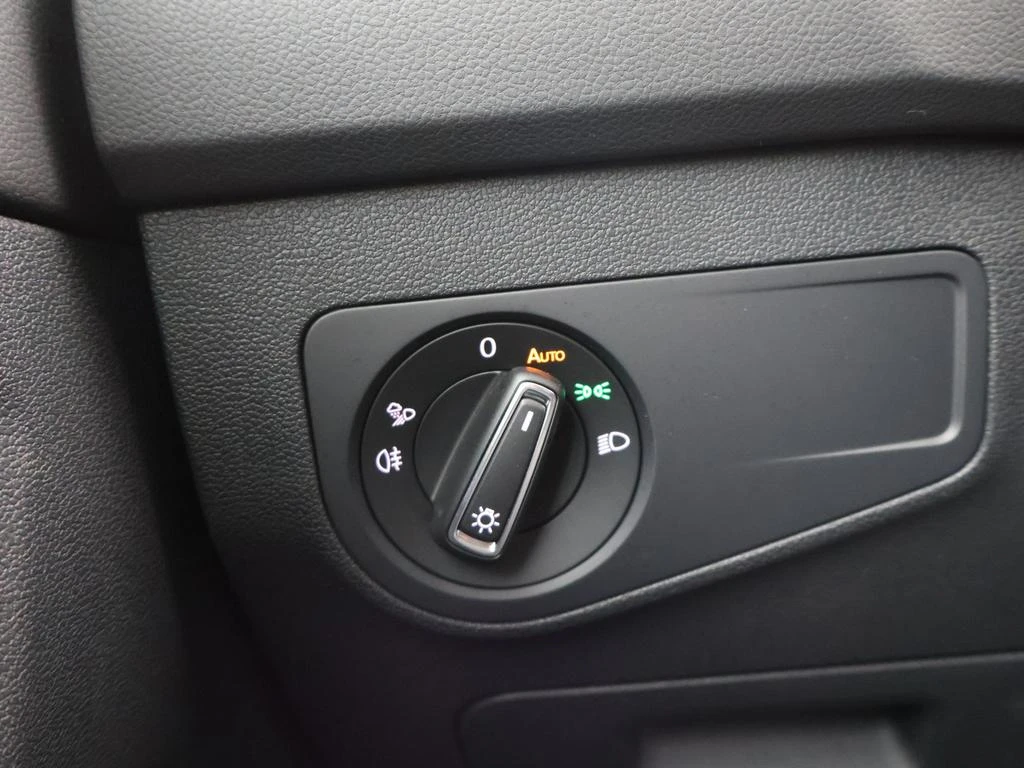 Volkswagen-Tiguan-image-23