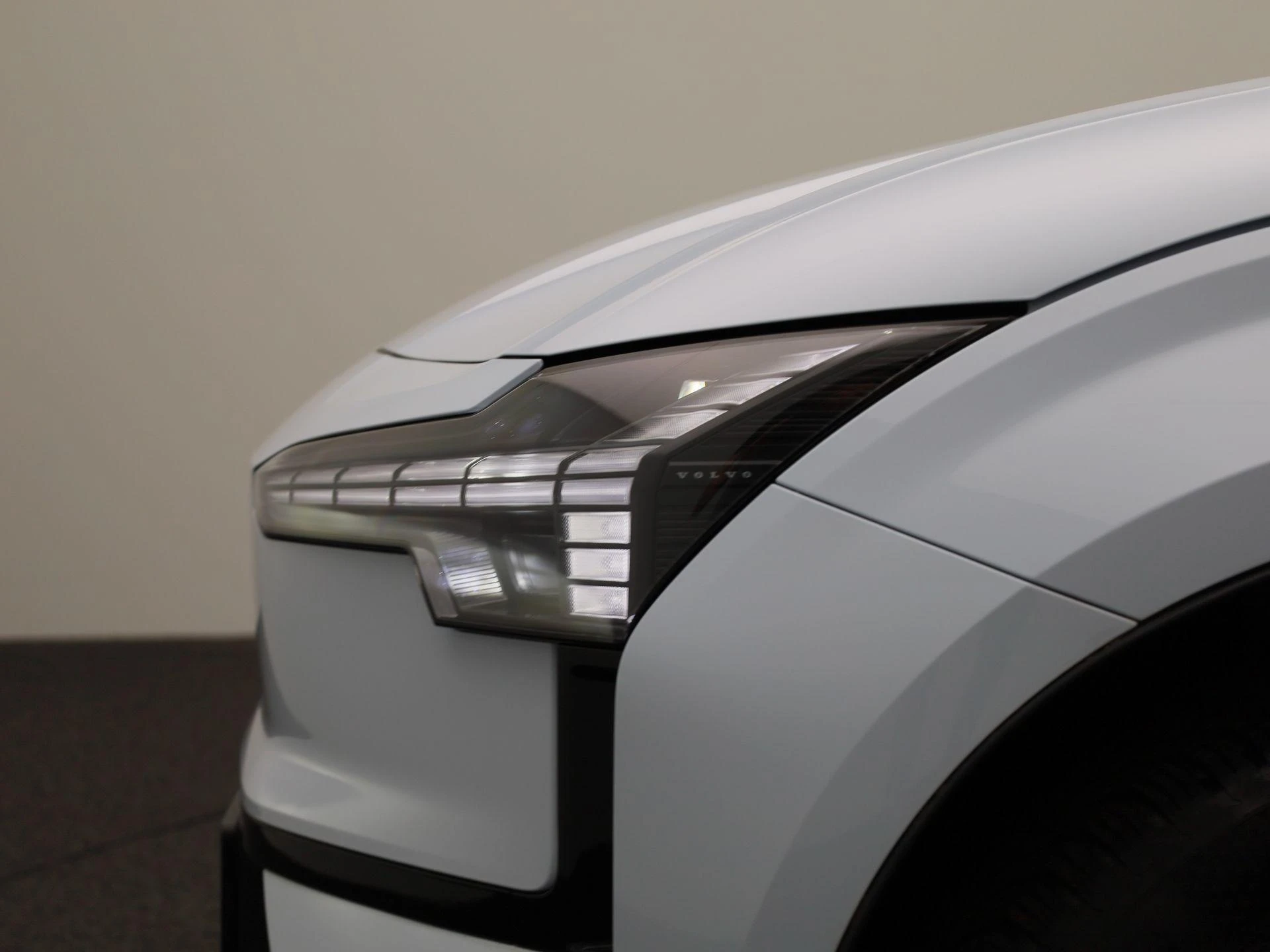 Volvo-EX30-image-12