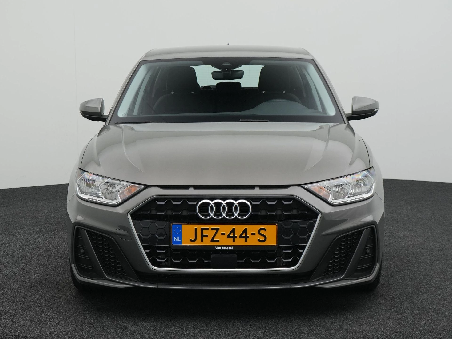 Audi-A1 Sportback-image-2