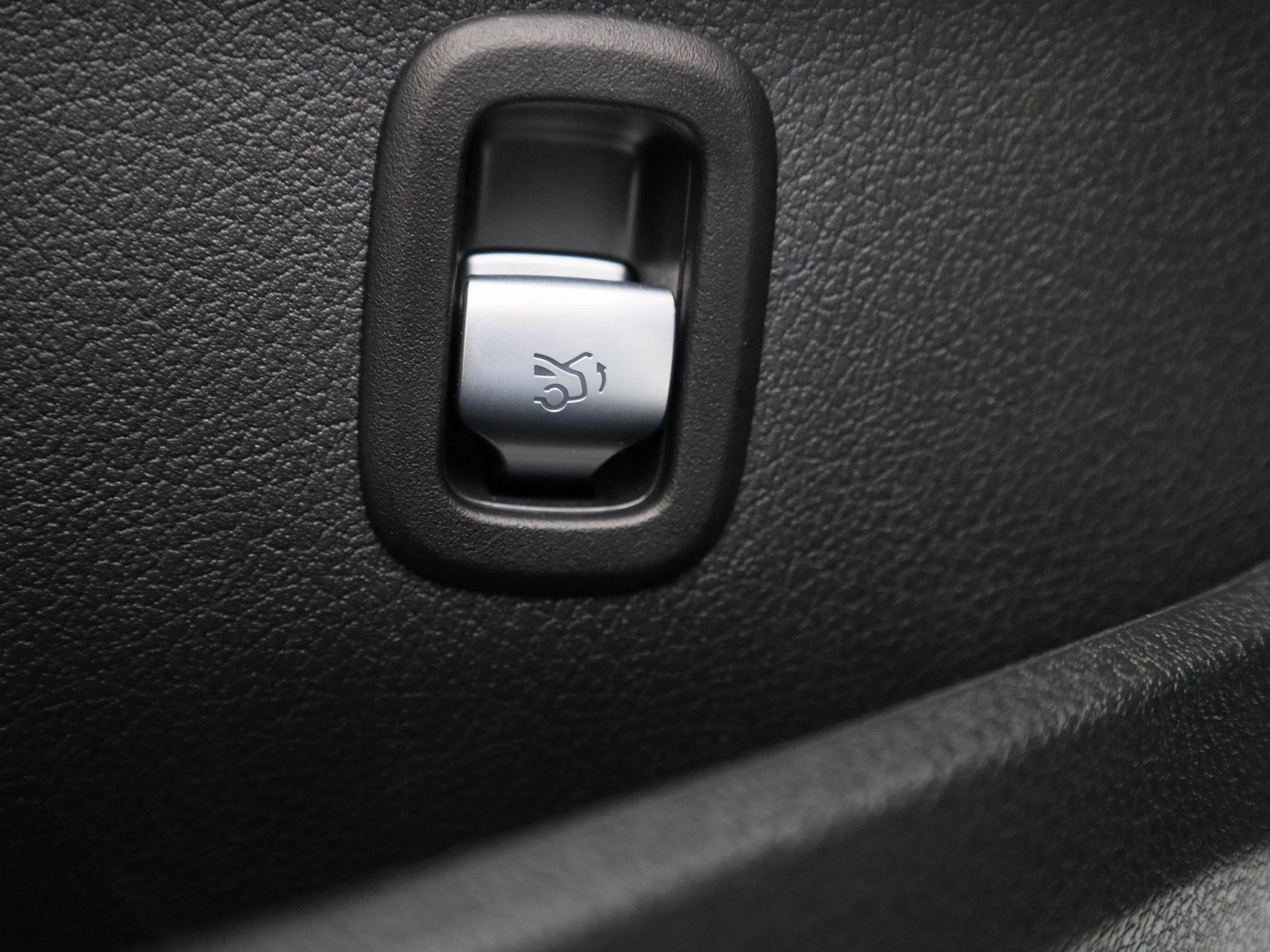 Mercedes-Benz-C-Klasse-image-38