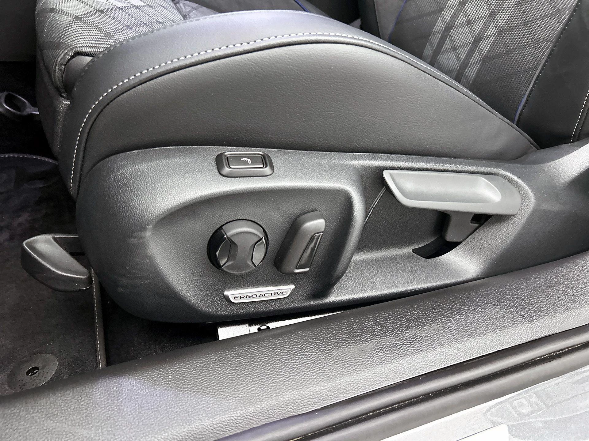 Volkswagen-Passat-image-35