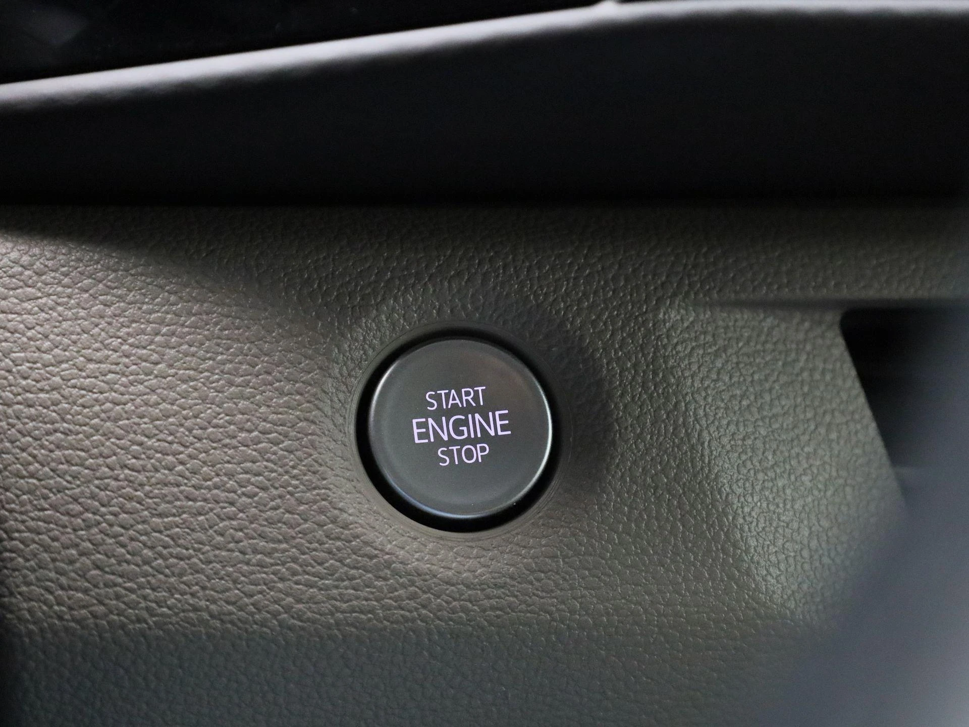 Volkswagen-Multivan-image-23