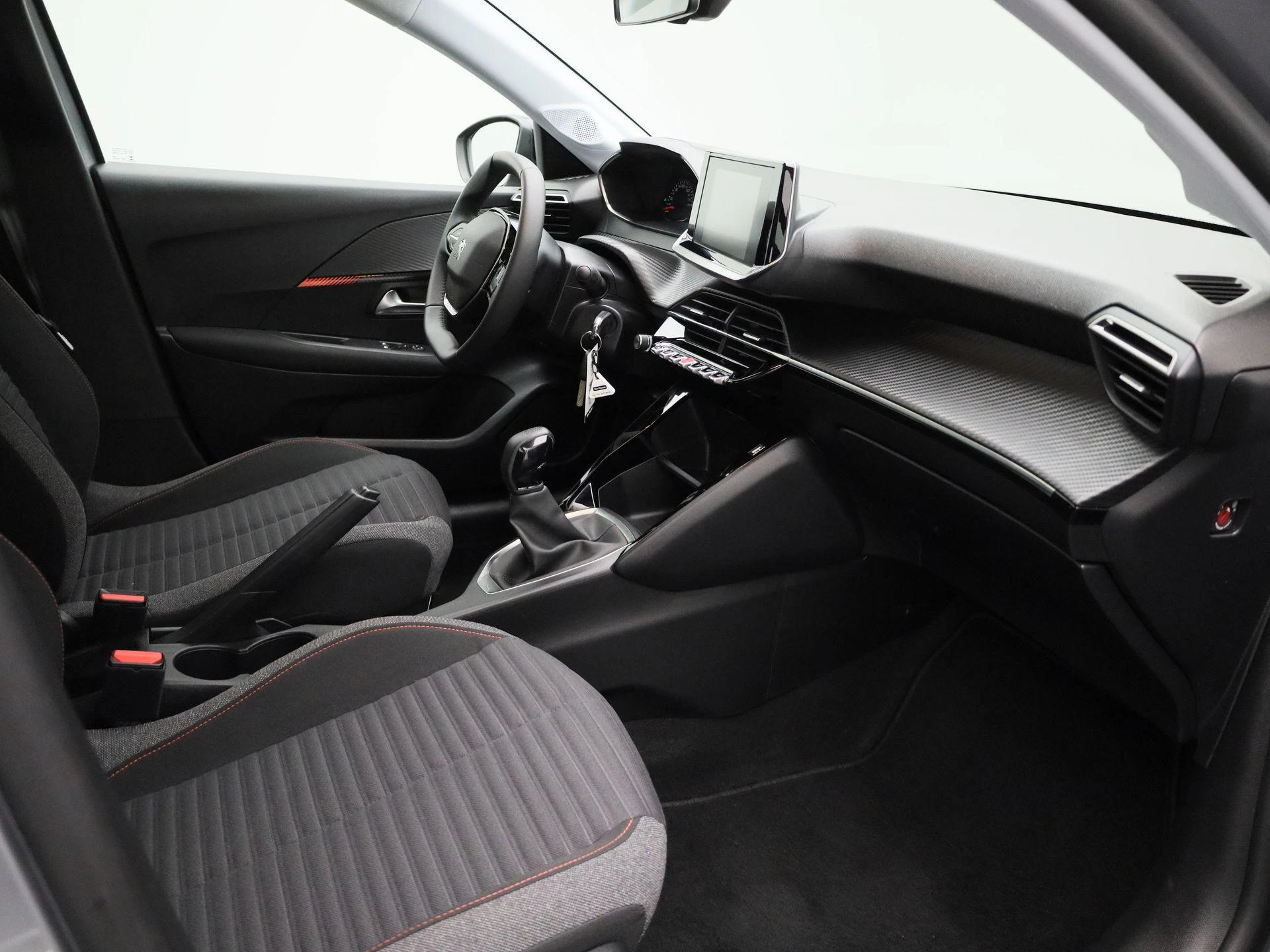 Peugeot-208-image-25