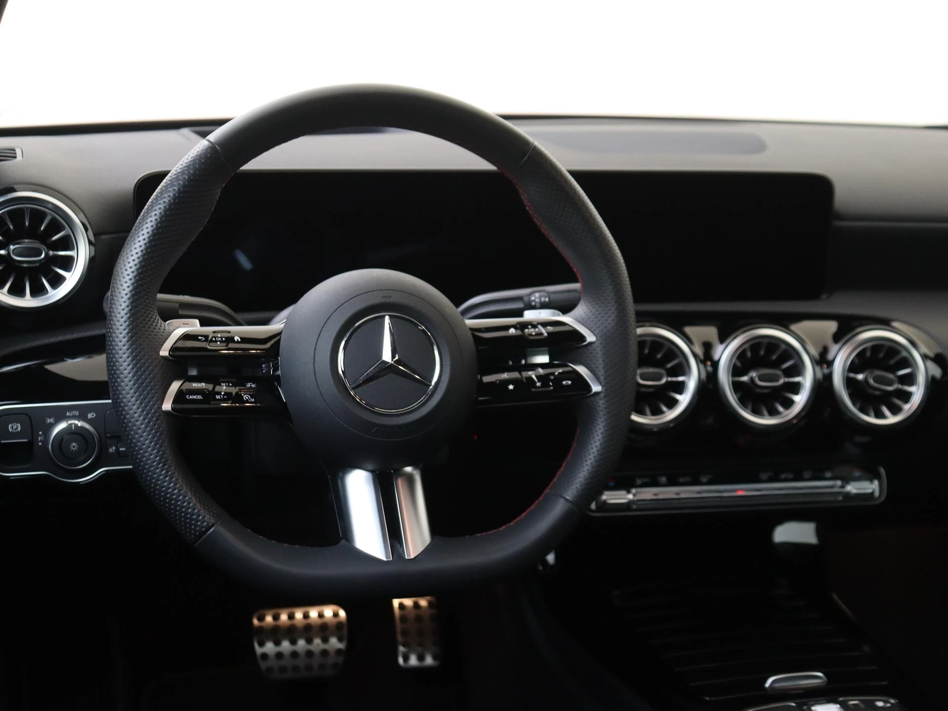 Mercedes-Benz A-Klasse 250 e Business Solution AMG