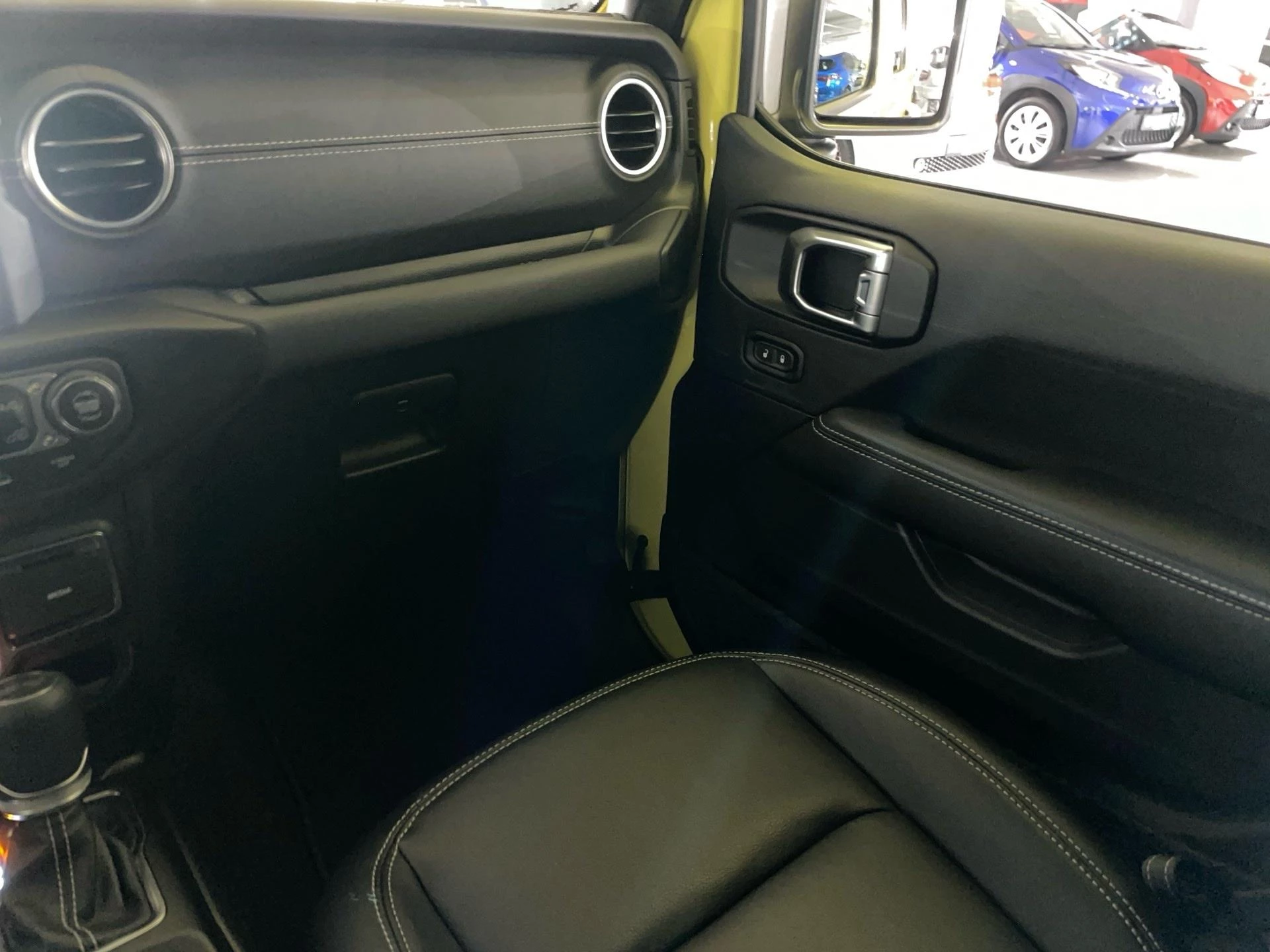 Jeep Wrangler 2.0 SAHARA Turbo 272hp AT8 4x4