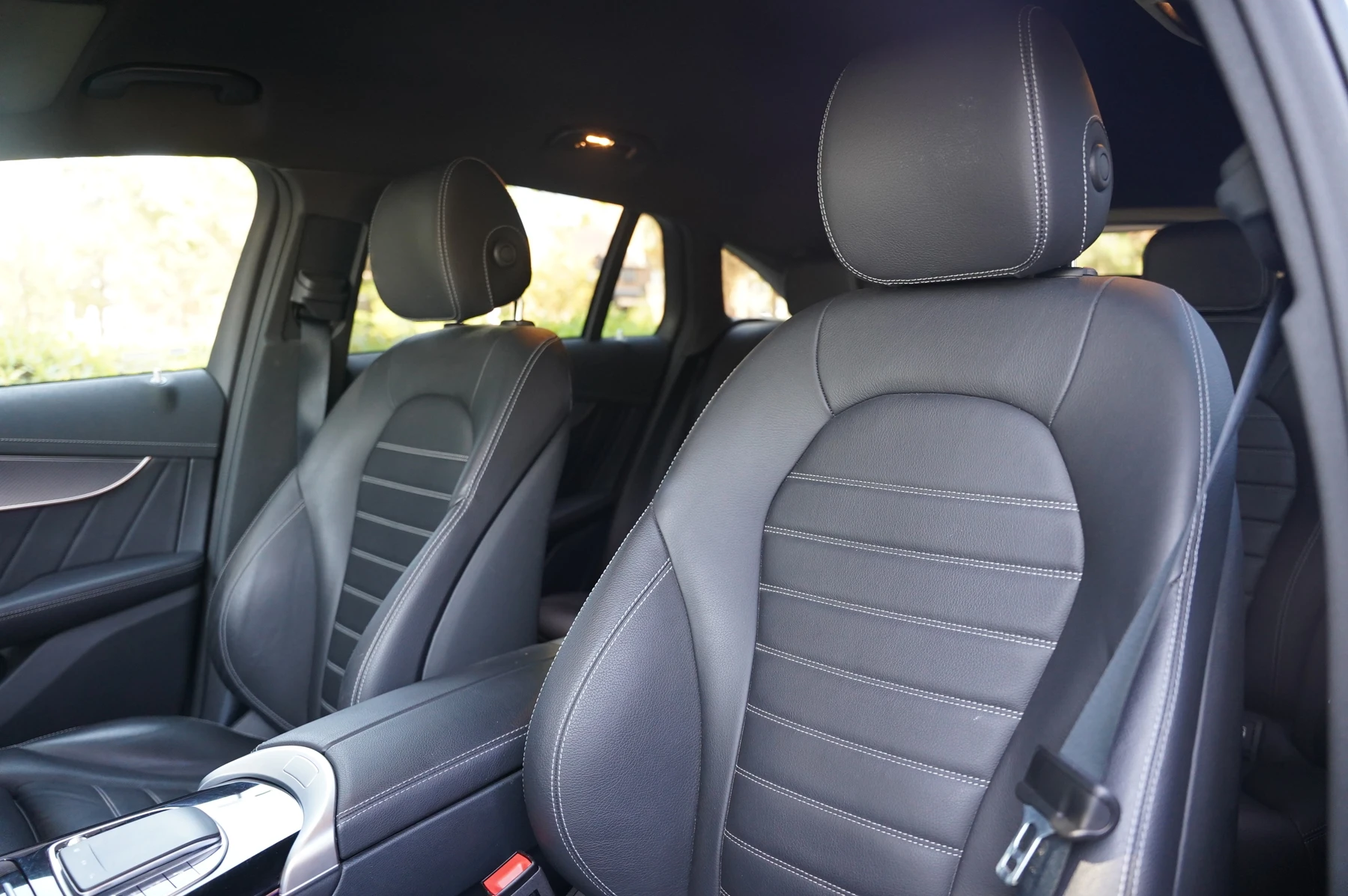 Mercedes-Benz-EQC-image-29