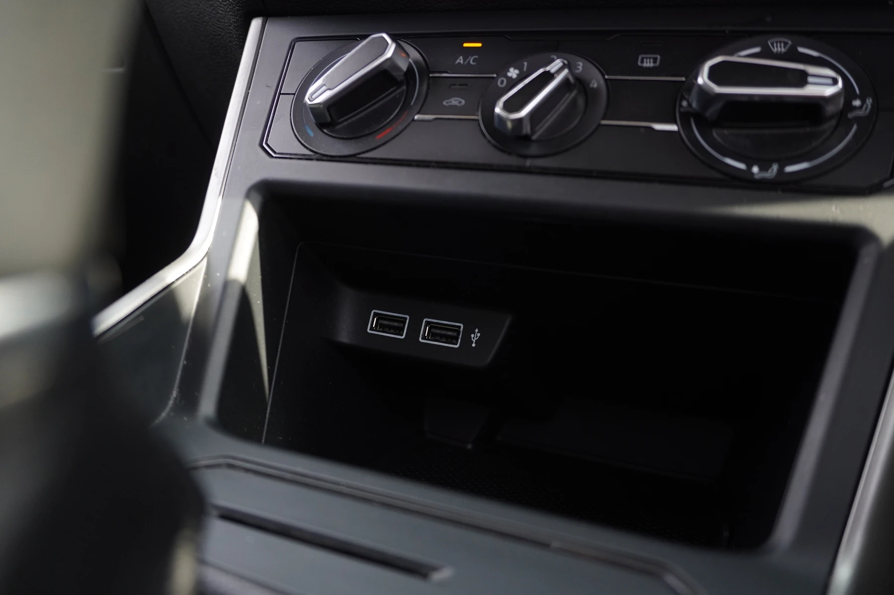 Volkswagen-Polo-image-31