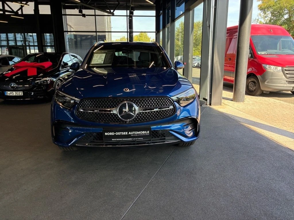 Mercedes-Benz-GLC 300-image-19