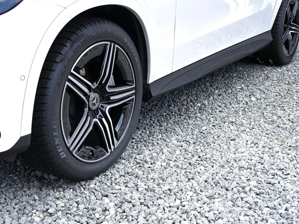 Mercedes-Benz-GLC 220 d-image-6