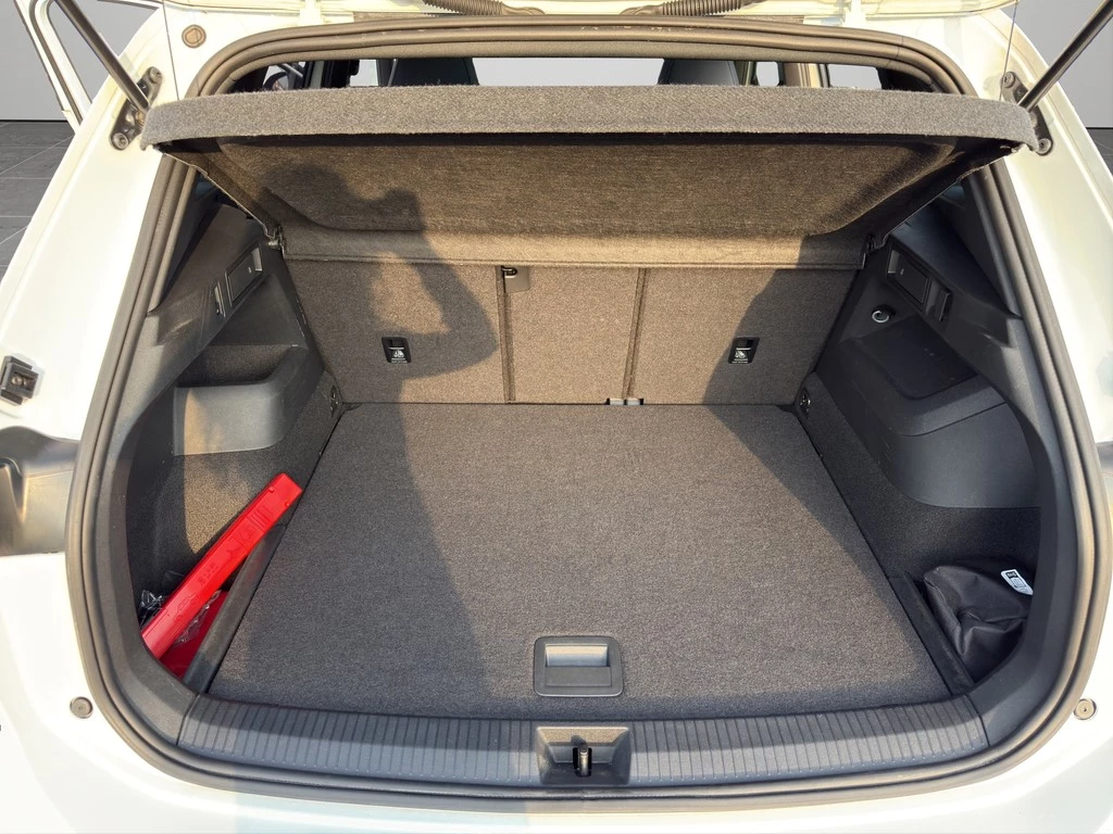 Volkswagen Tiguan 1.5 eTSI R-Line *PANO*360°*AHK*MATRIX*