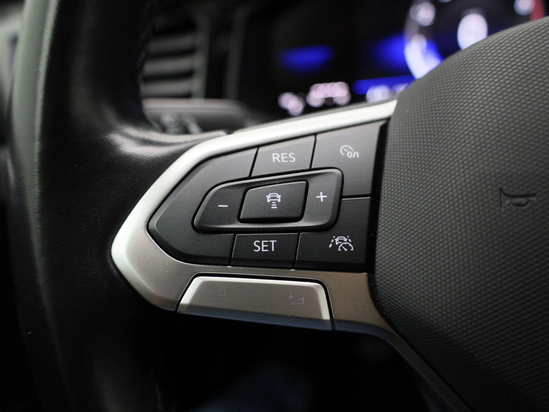 Volkswagen-Polo-image-17
