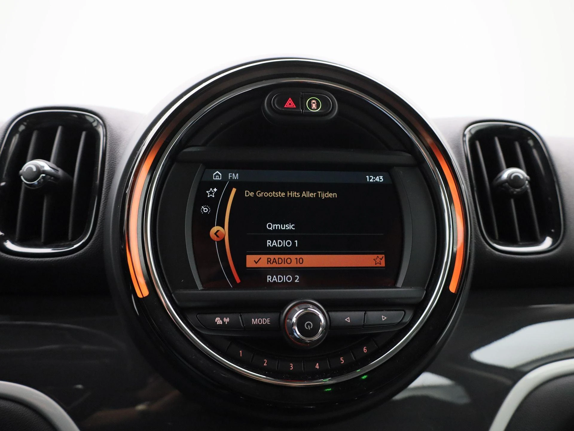 MINI-Countryman-image-19