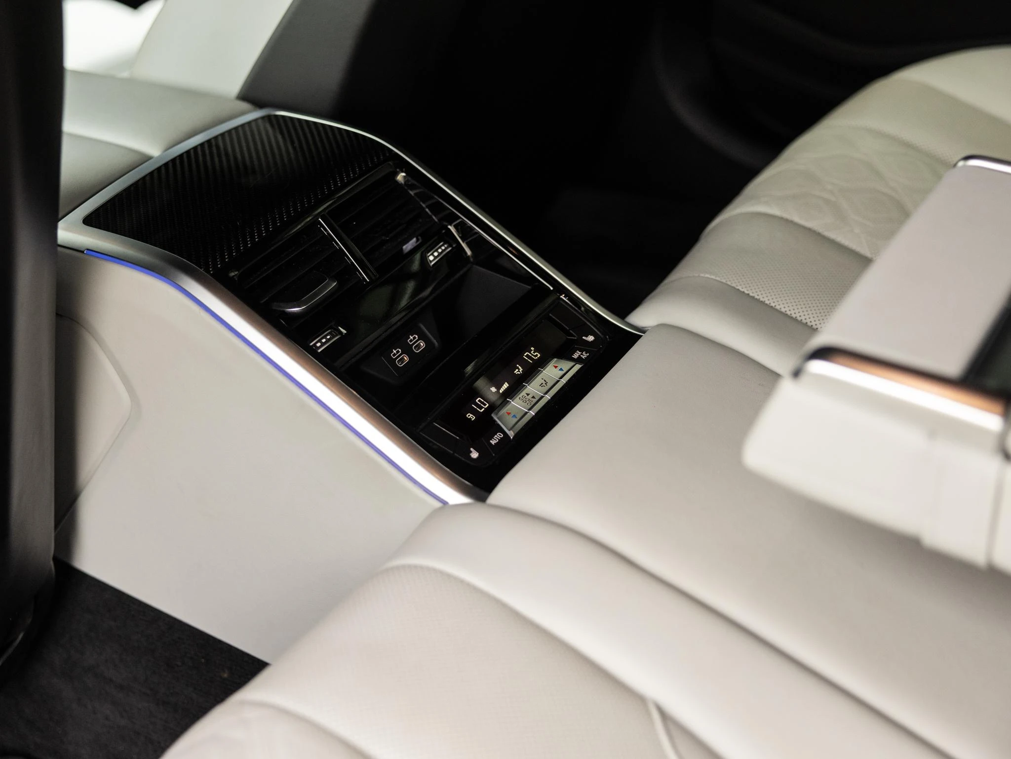 BMW-M8-image-21