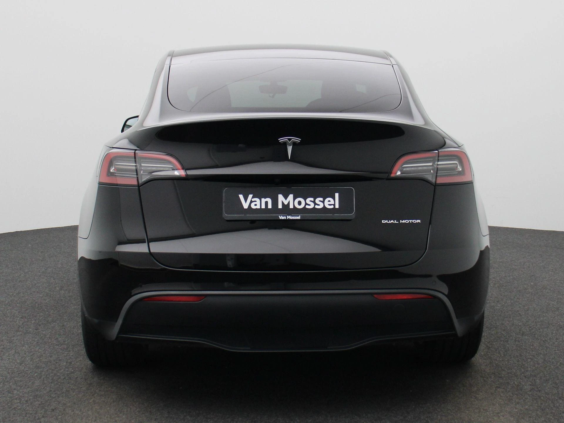 Tesla-Model Y-image-4