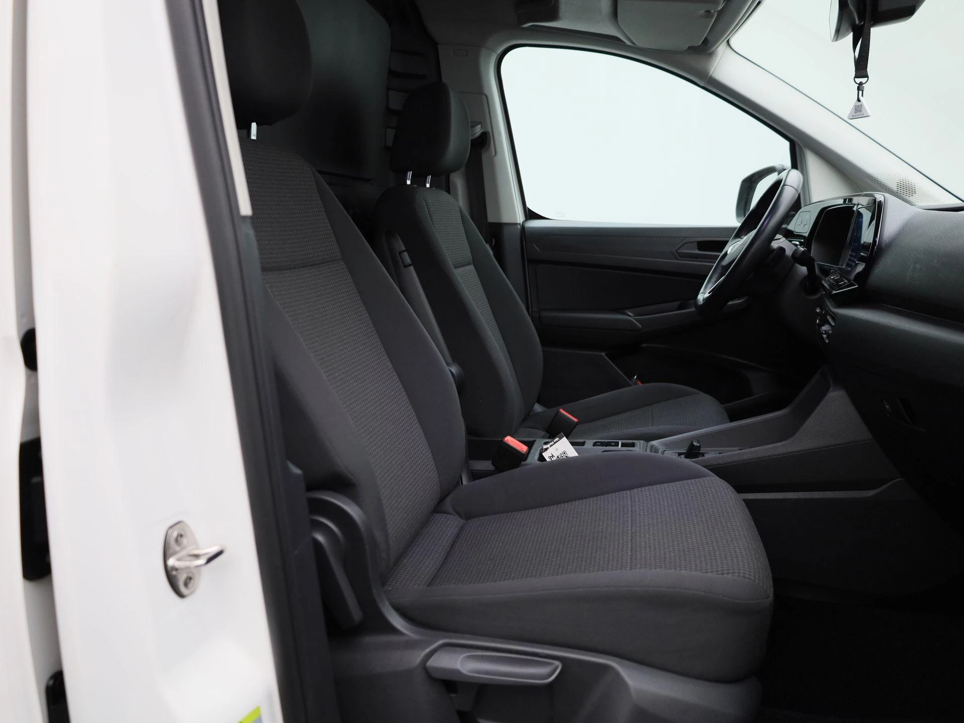 Volkswagen-Caddy-image-34