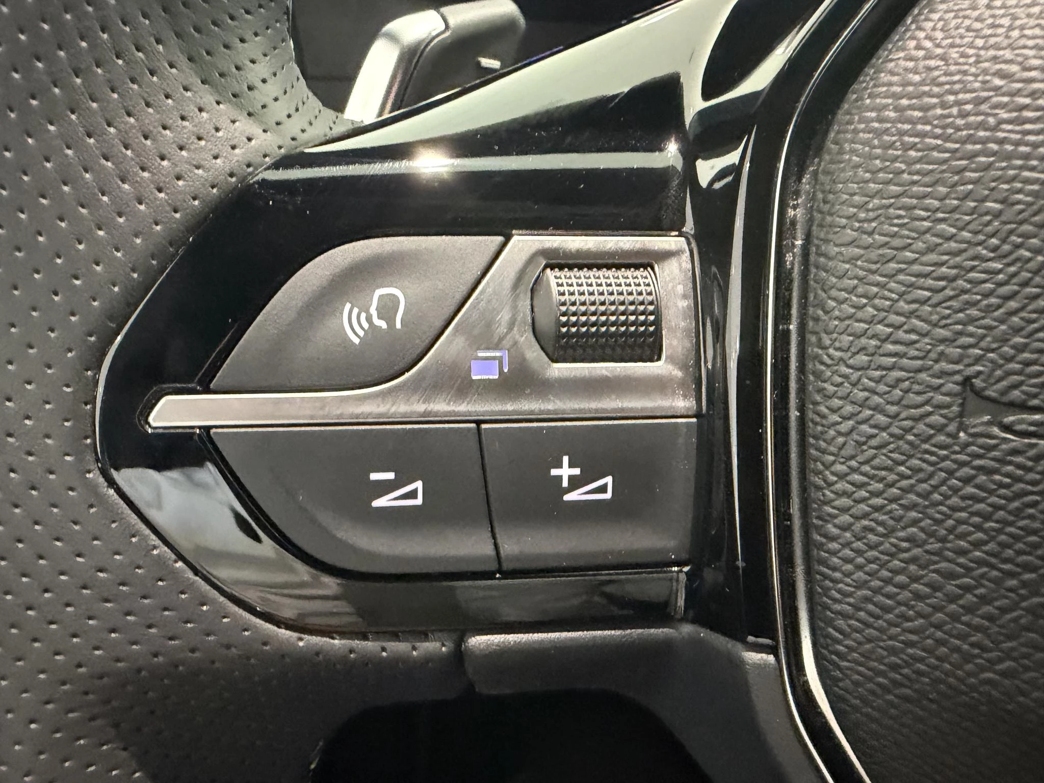 Peugeot-208-image-13