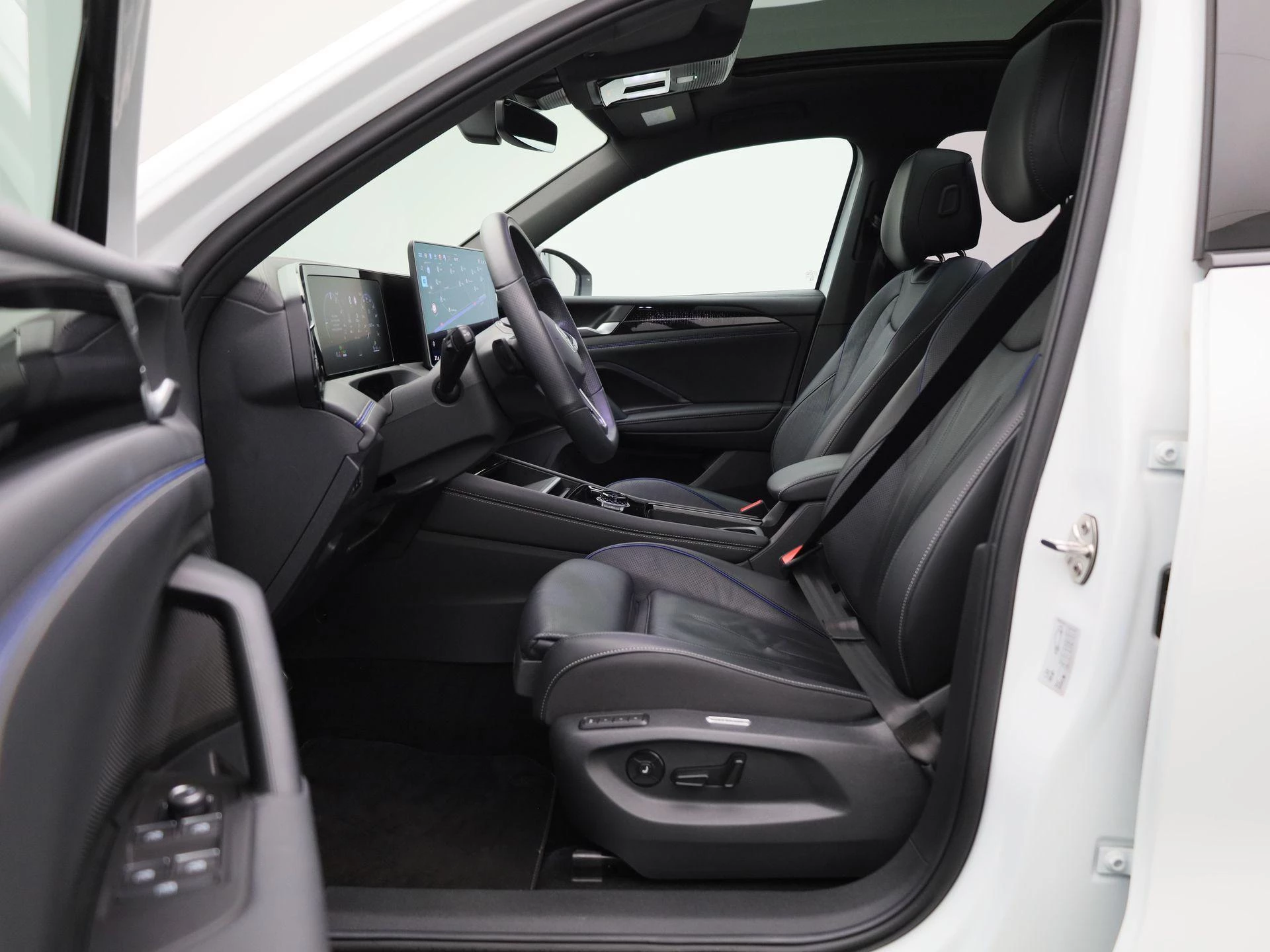 Volkswagen Tiguan 1.5 eHybrid R-Line Edition 272 PK