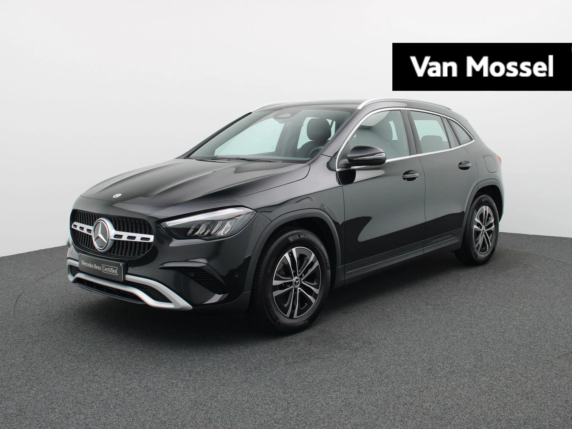 Mercedes-Benz-GLA-image-0