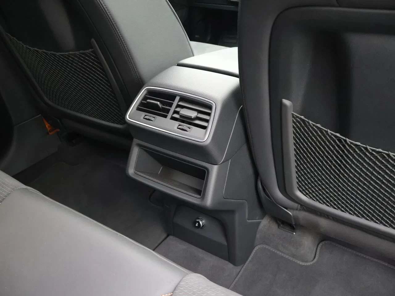 Audi e-tron Audi e-tron Competition 55 QUATTRO 408PK *AUTOMAAT*PANODAK*3X-S LINE*LEDER*ALCANTARA*B&O*360° CAMERA*...*