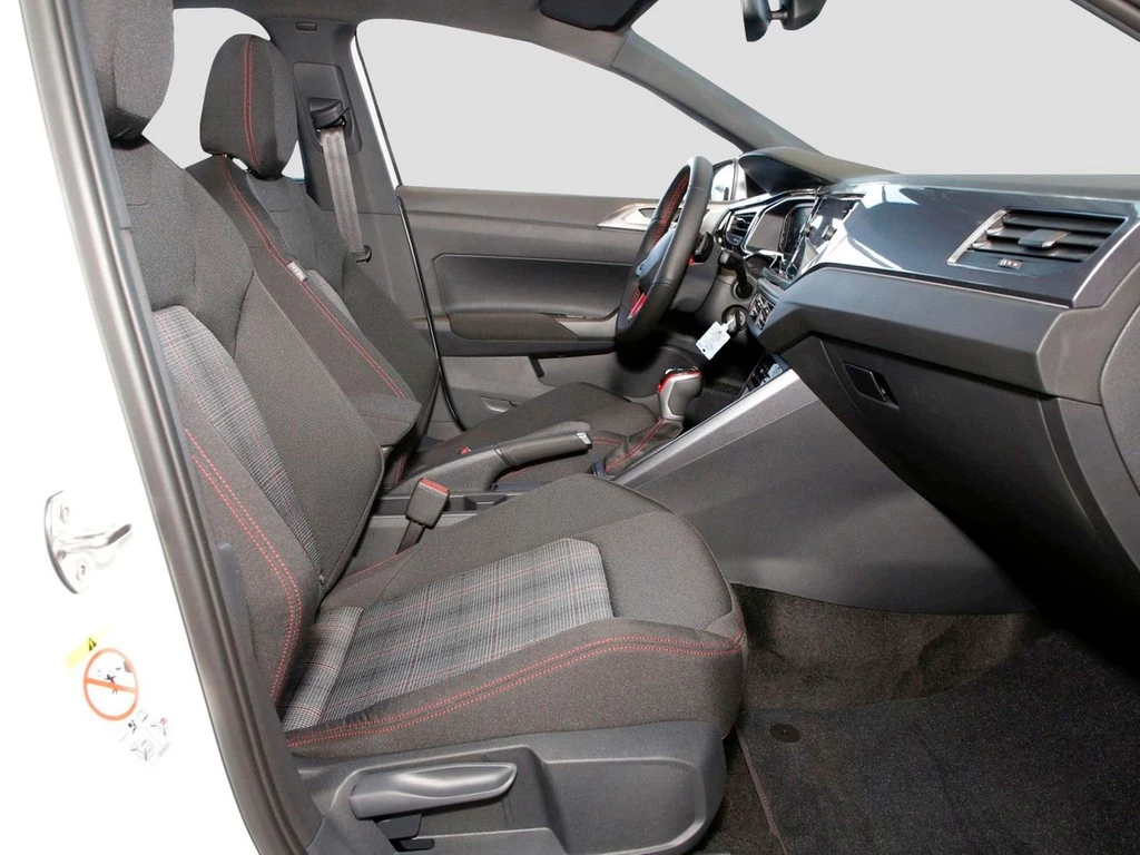 Volkswagen-Polo-image-7