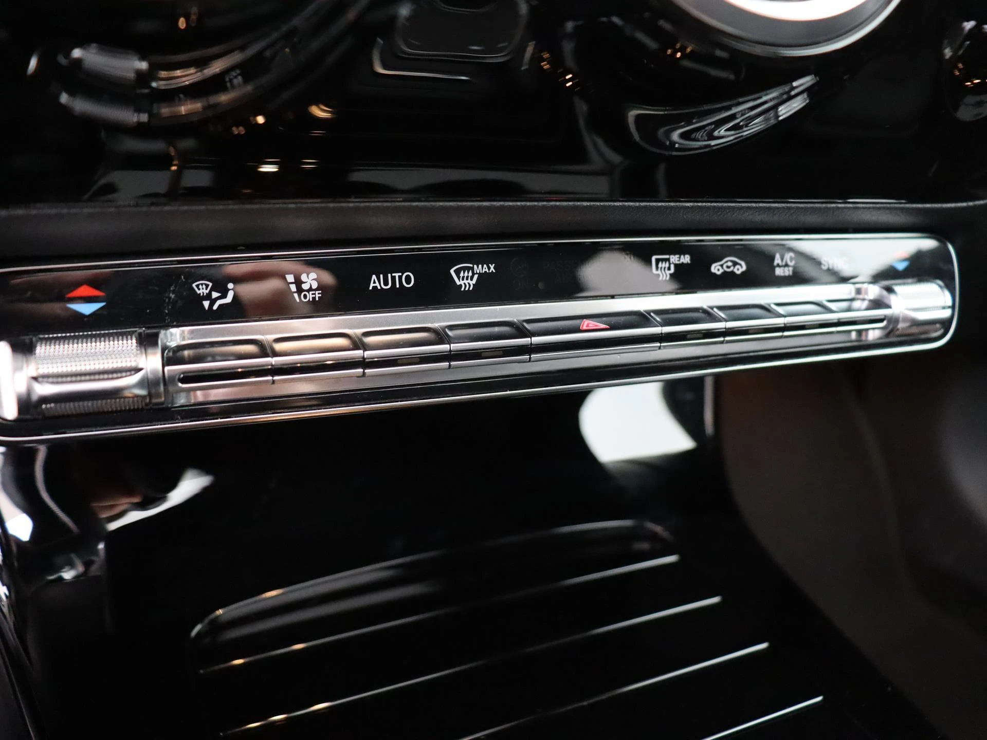 Mercedes-Benz-A-Klasse-image-20