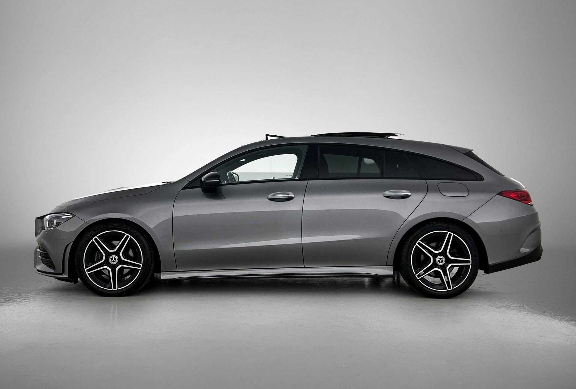 Mercedes-Benz-CLA-image-1