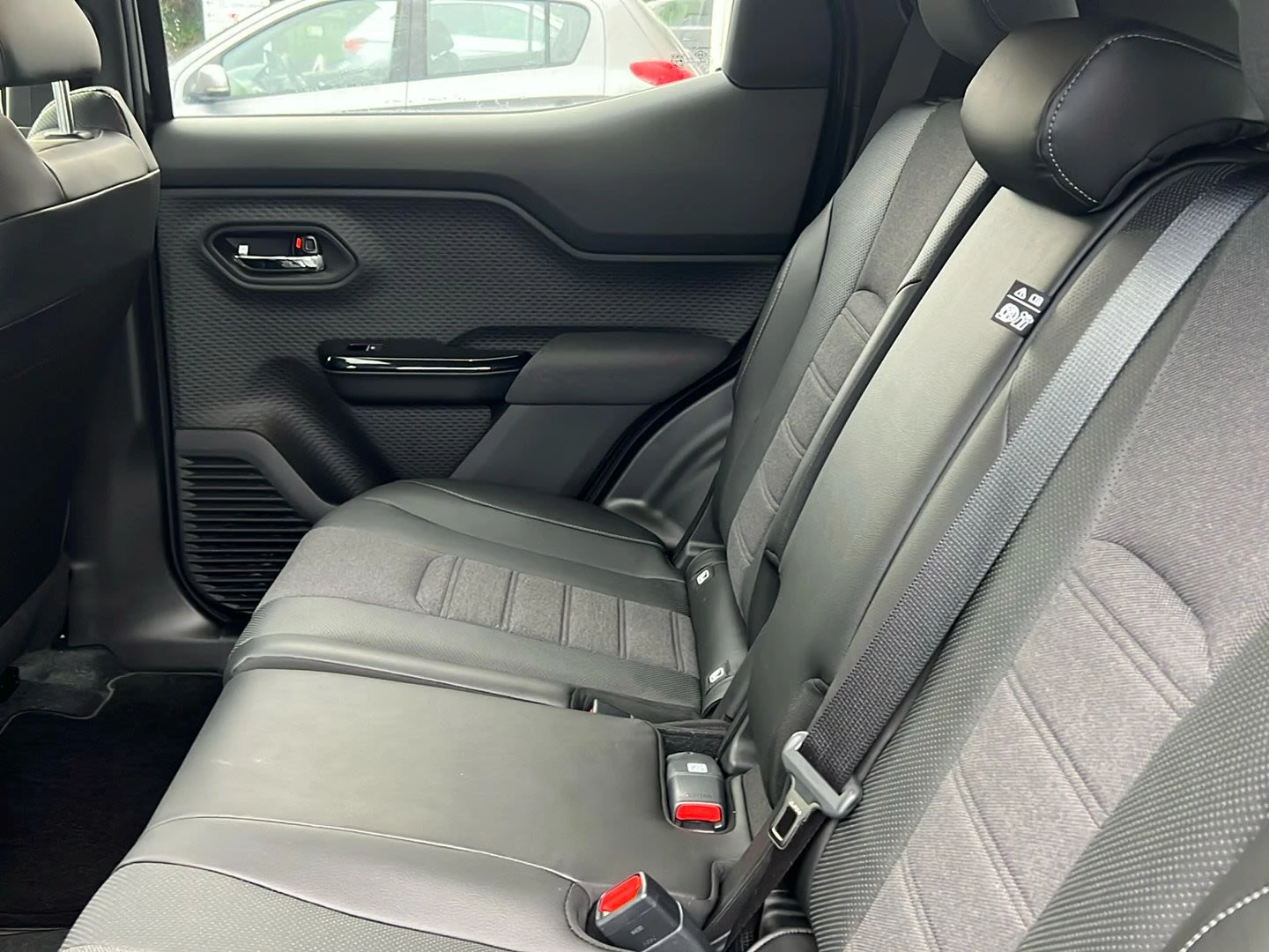 Suzuki-e Vitara-image-6