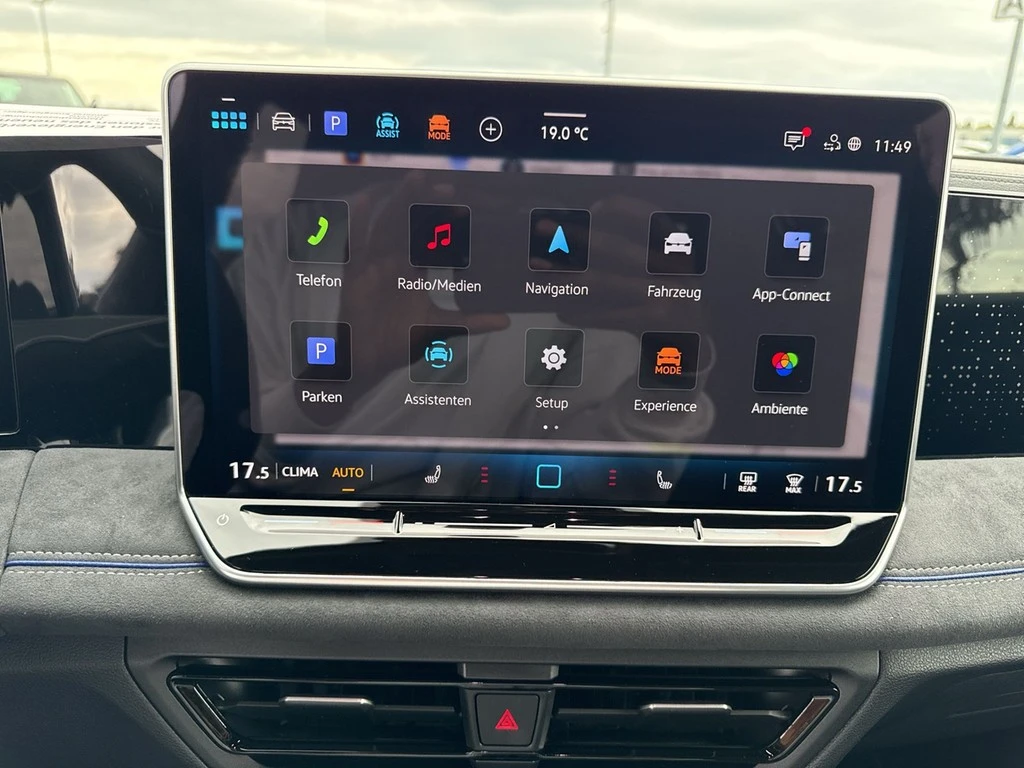 Volkswagen-Tiguan-image-10