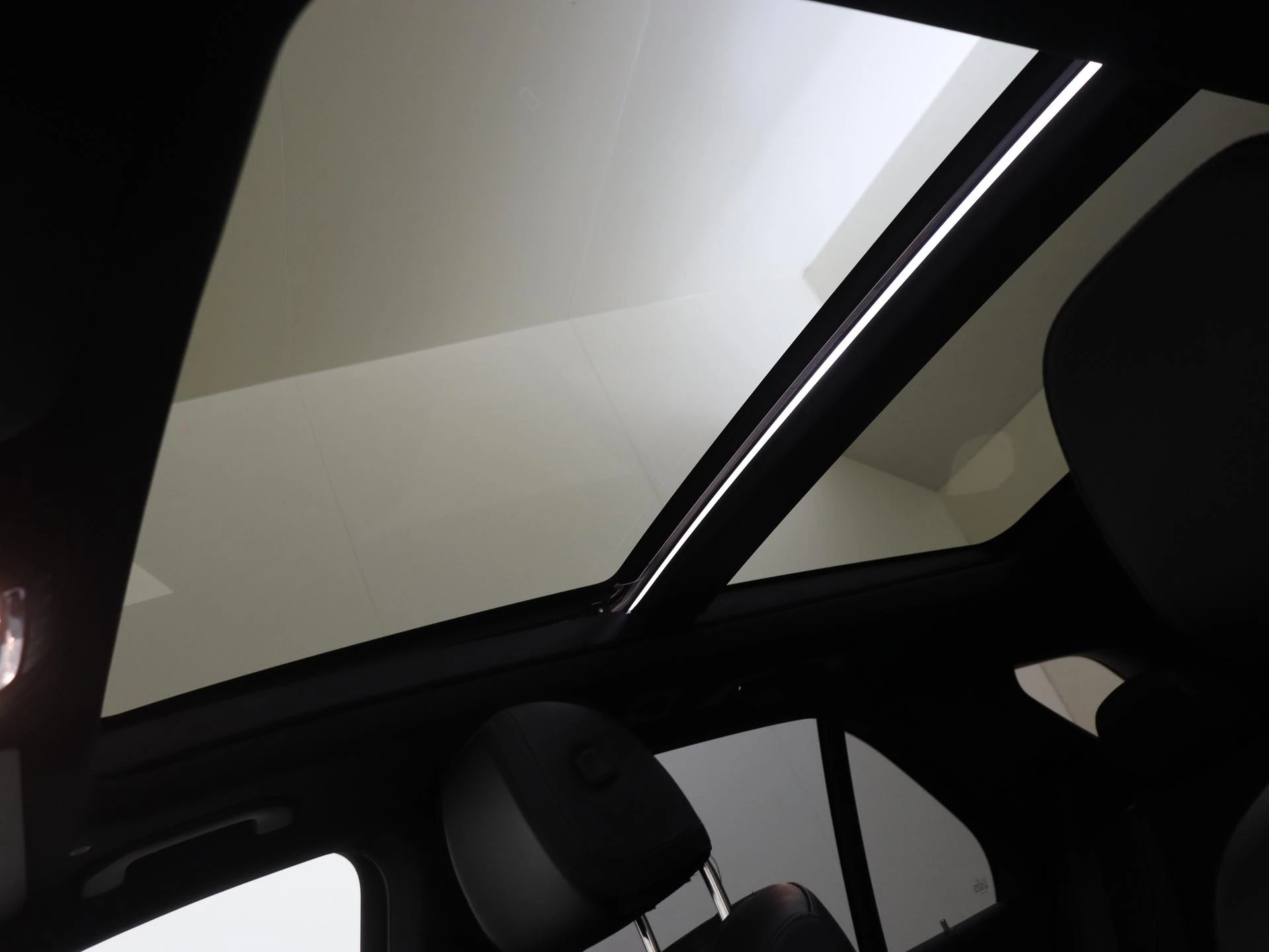 Mercedes-Benz-GLE-image-26