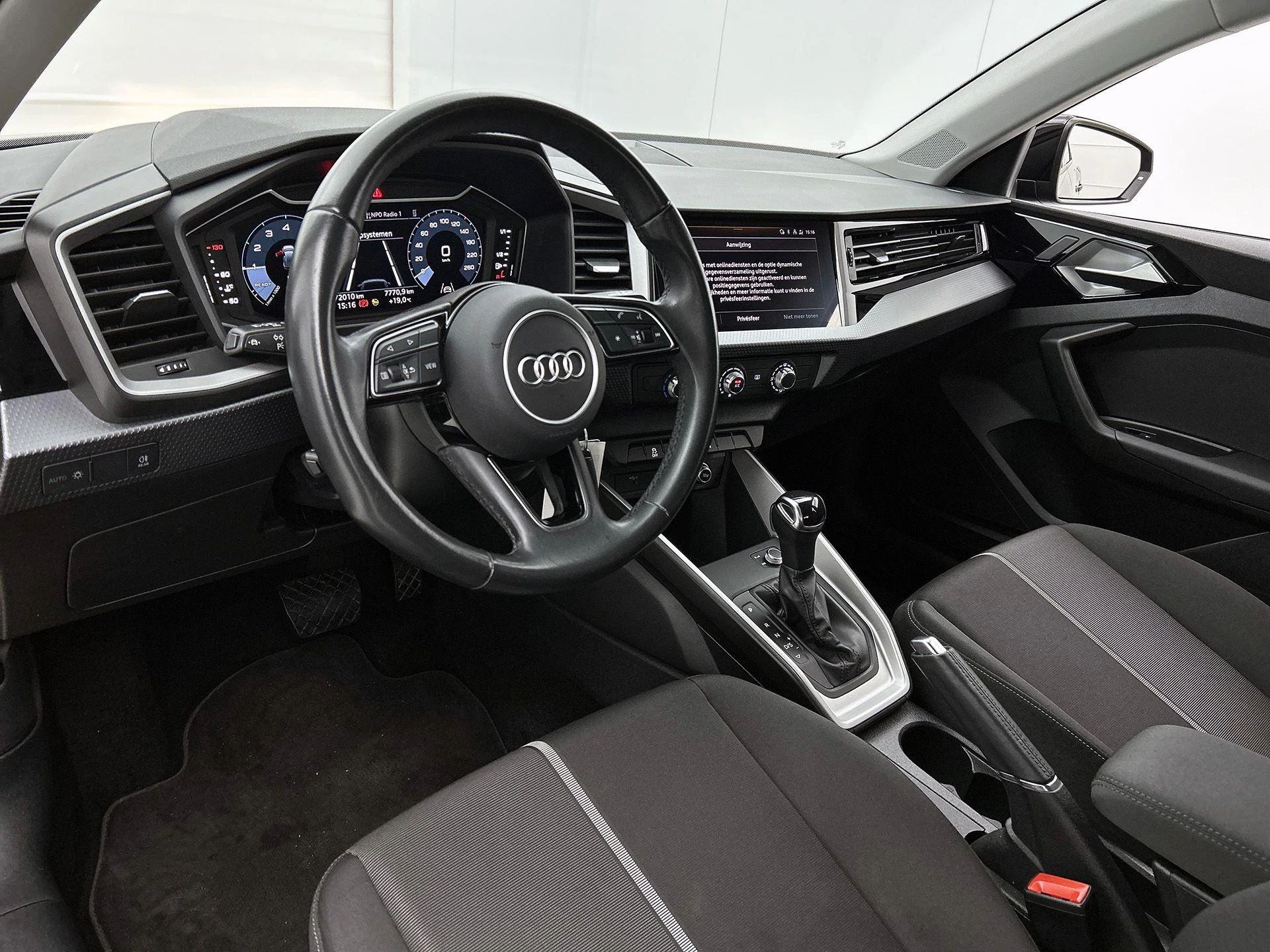 Audi-A1 Sportback-image-16