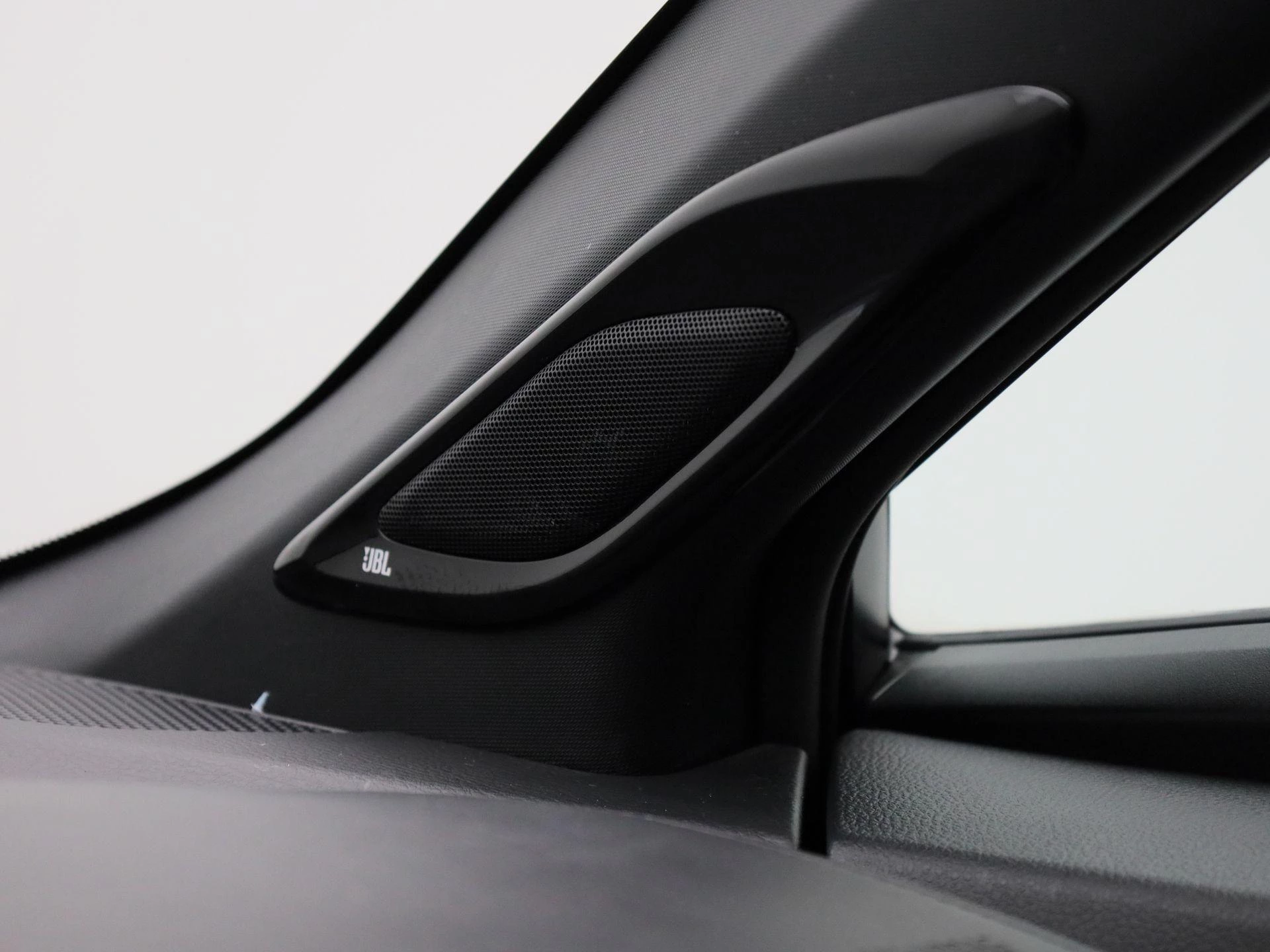 Toyota-C-HR-image-26