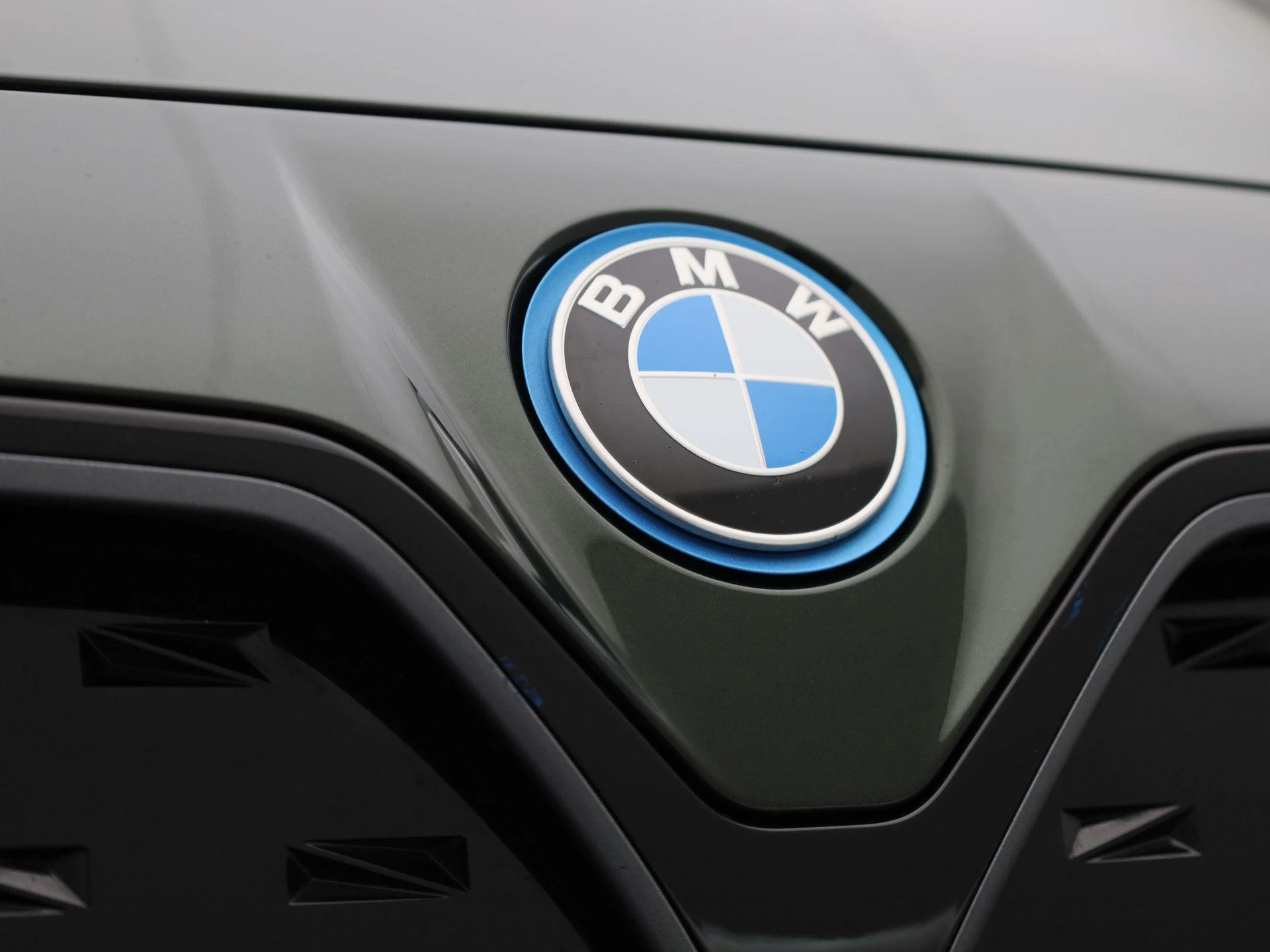 BMW-i4-image-44
