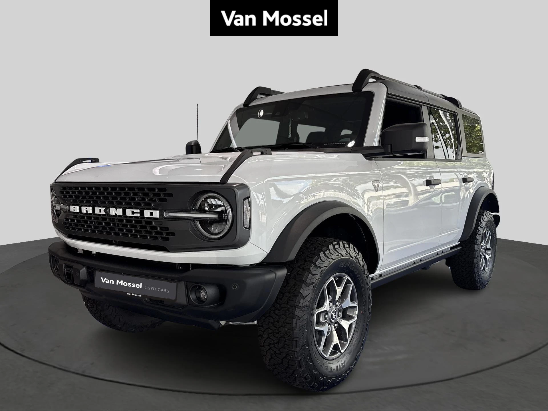 Ford-Bronco-image-0
