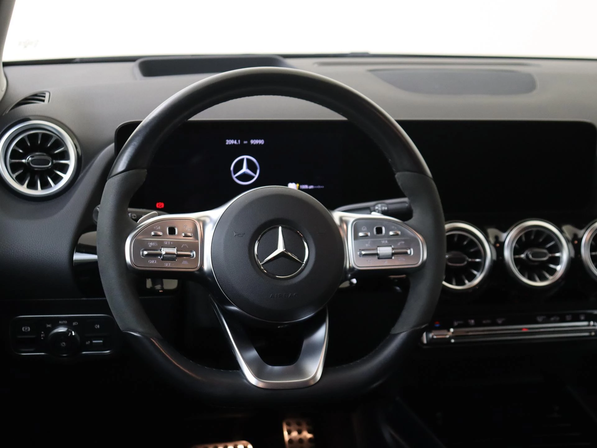 Mercedes-Benz-B-Klasse-image-9