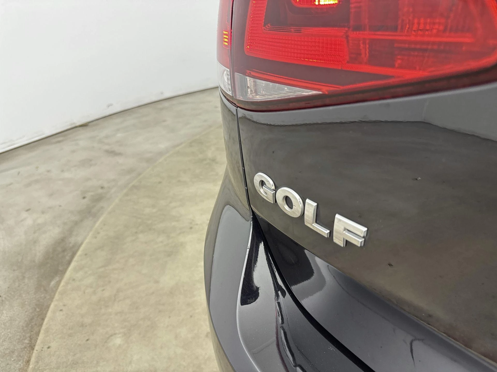 Volkswagen-Golf-image-21