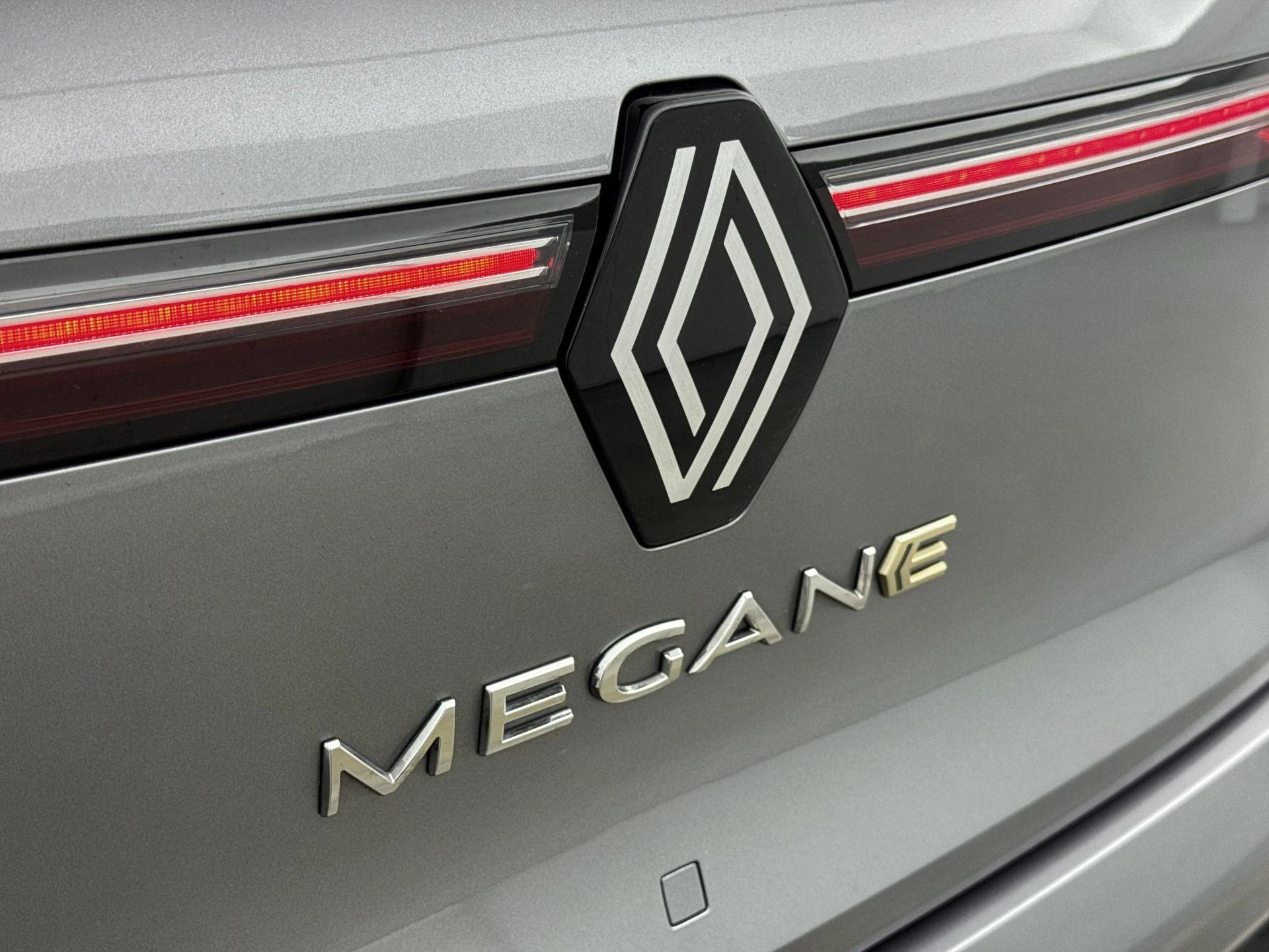 Renault-Megane E-Tech-image-13