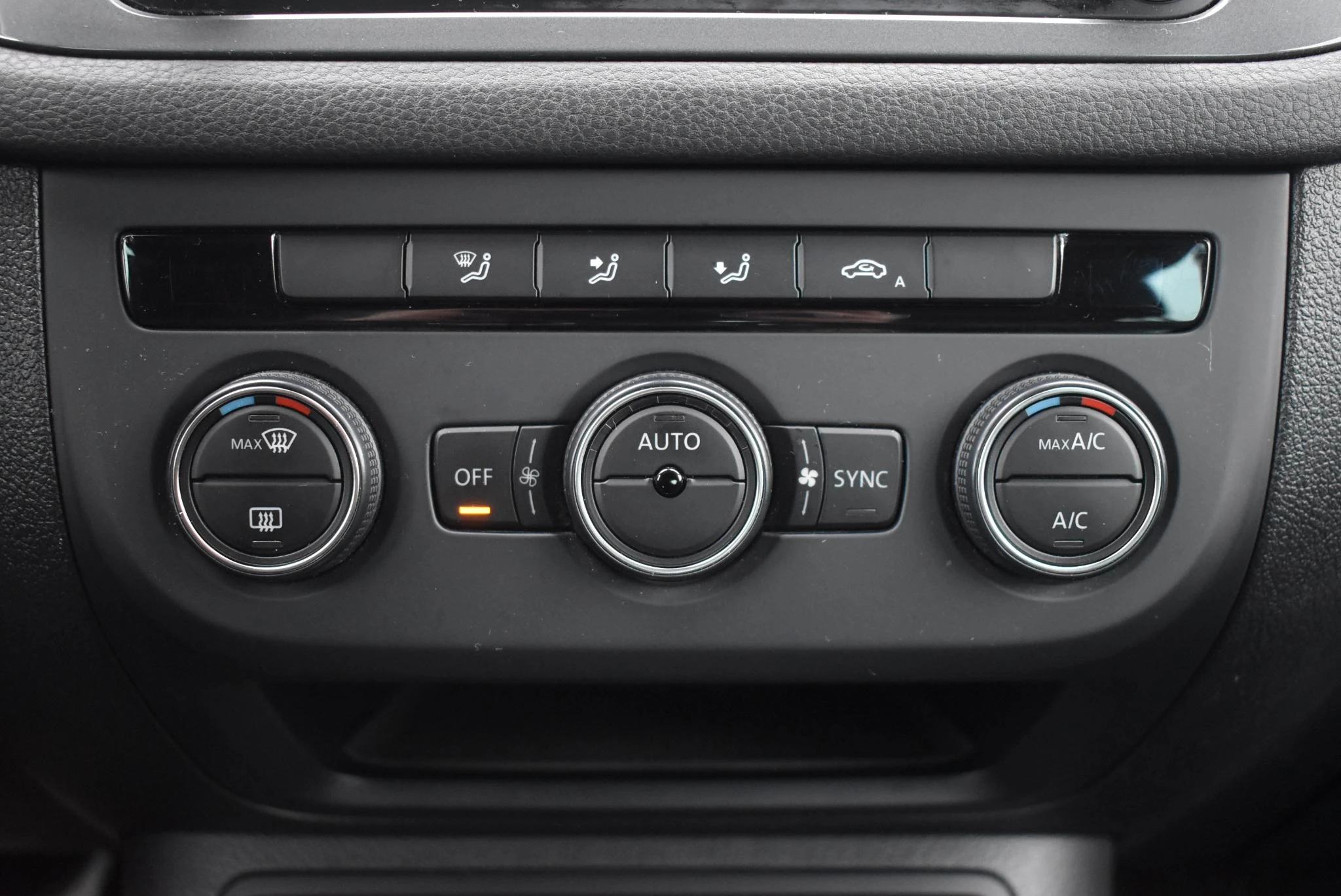 Volkswagen-Tiguan-image-33