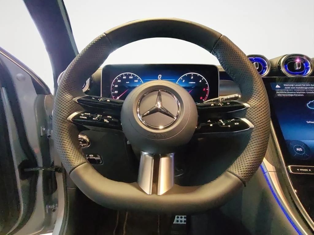 Mercedes-Benz-GLC 300 d-image-14
