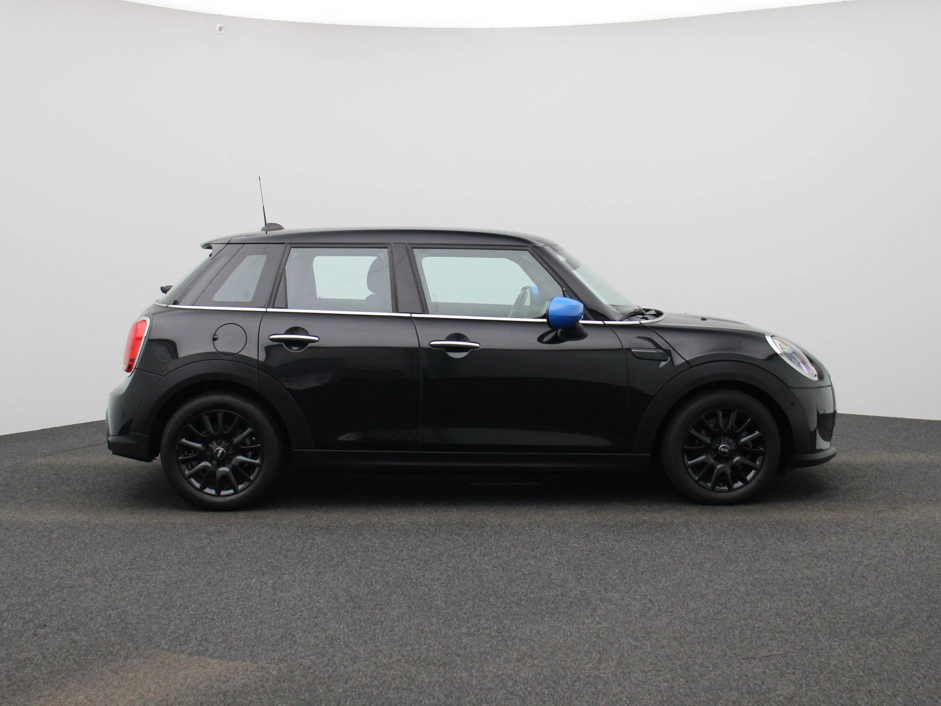 MINI-One-image-5