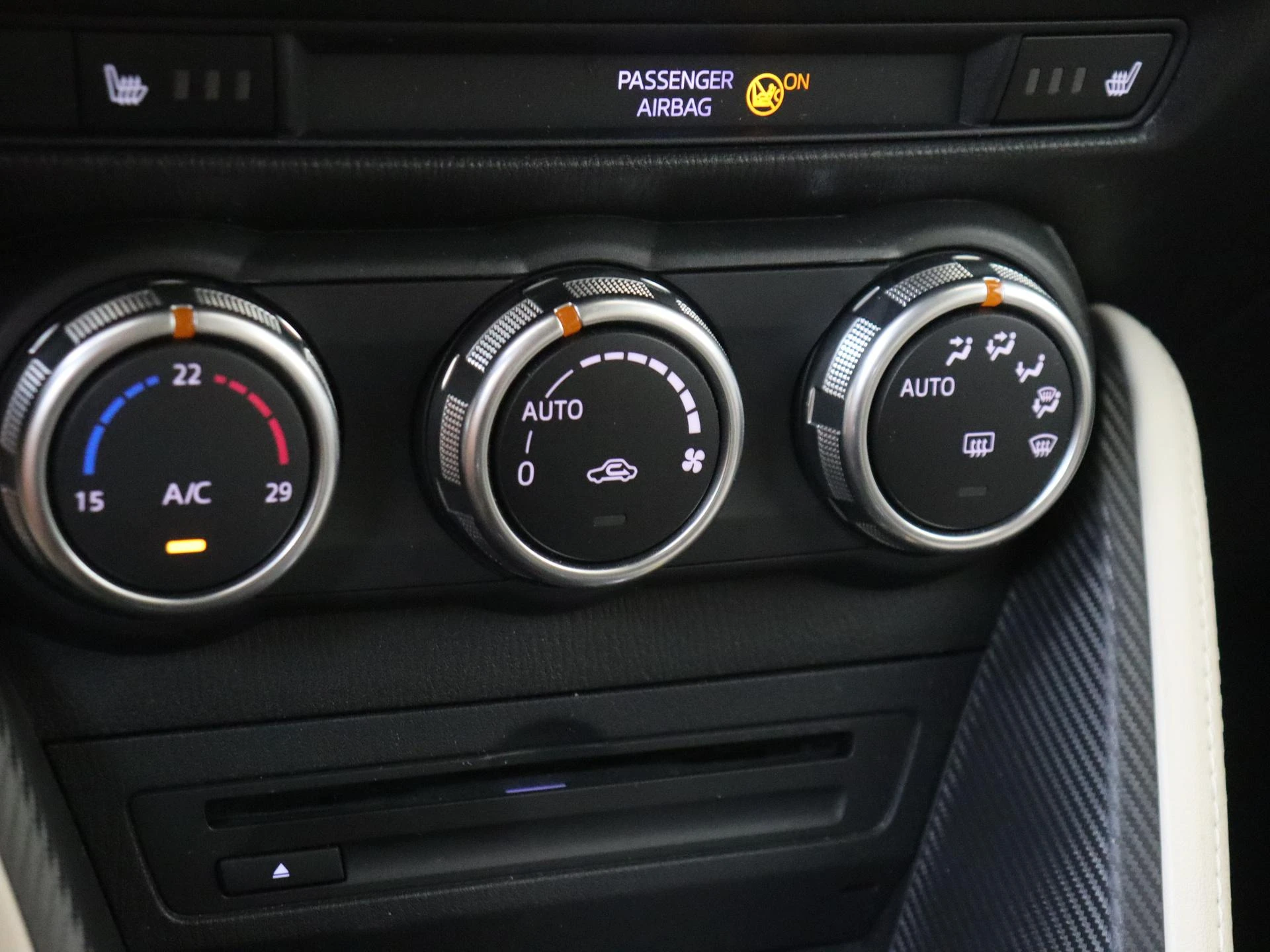 Mazda-2-image-16