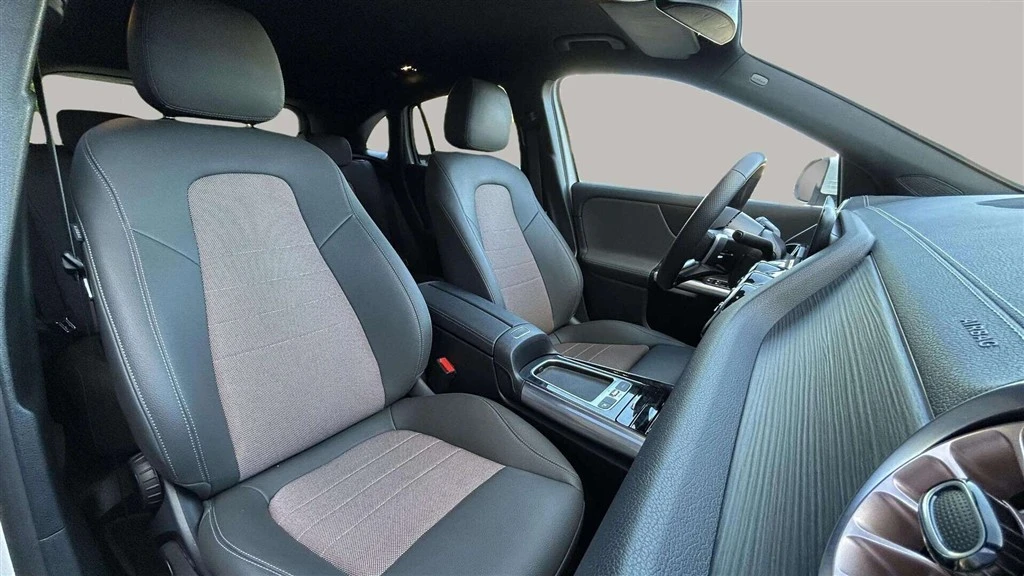 Mercedes-Benz-EQA-image-18