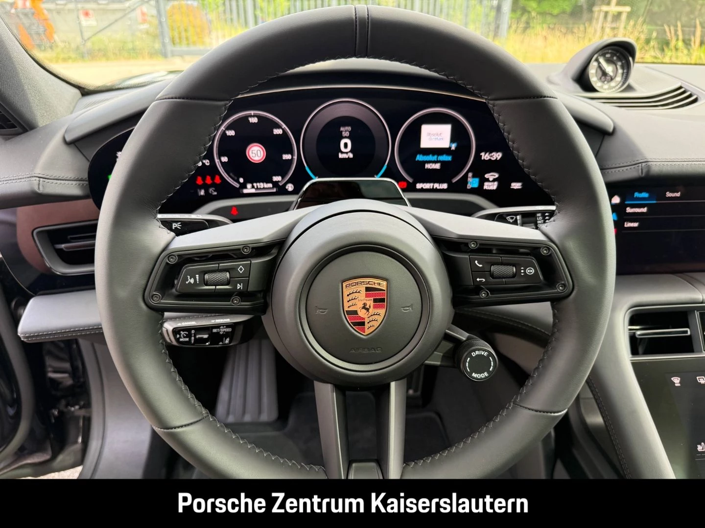 Porsche Taycan Black Edition InnoDrive HA-Lenkung HeadUp black edition