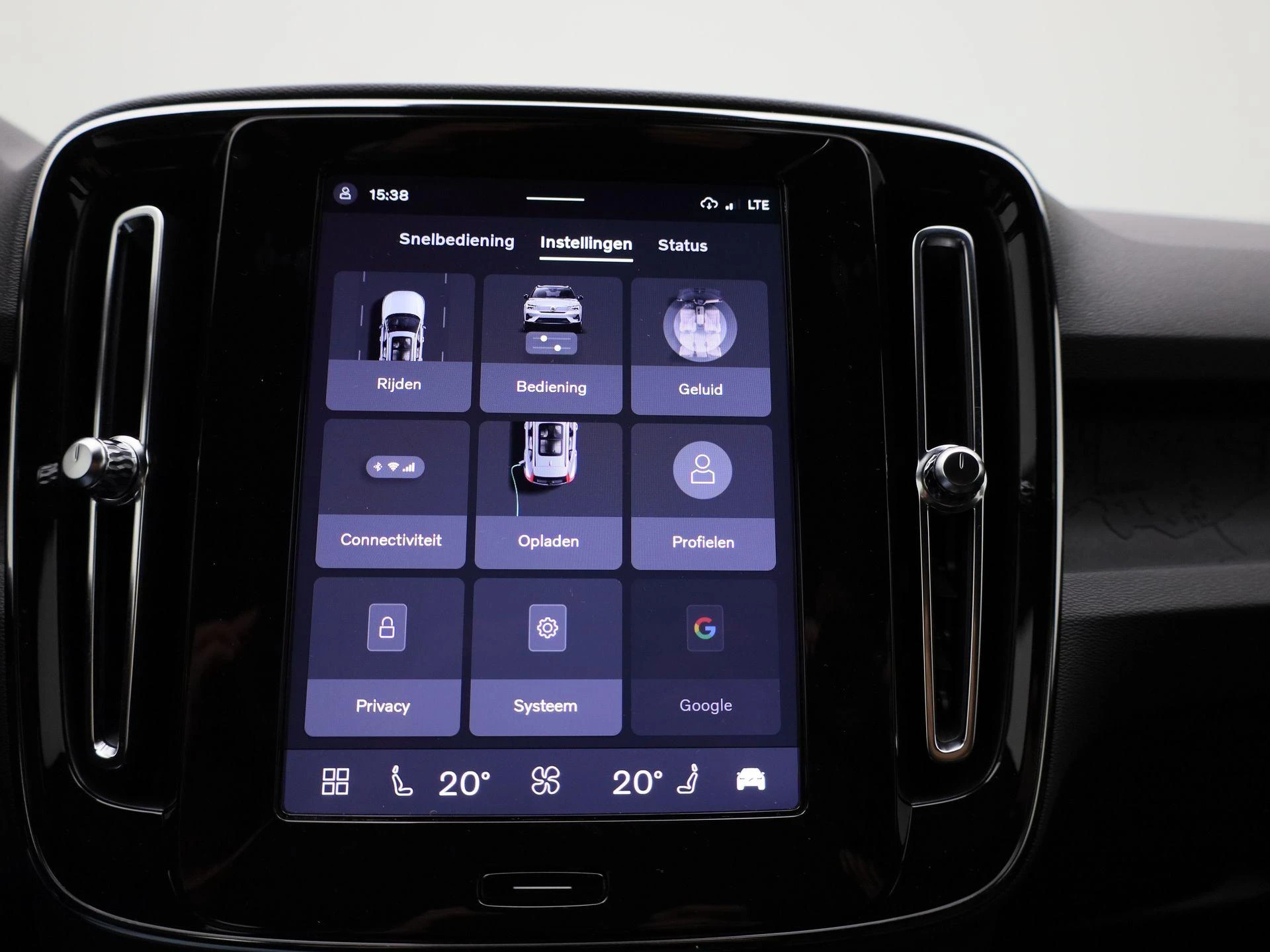 Volvo-XC40-image-27