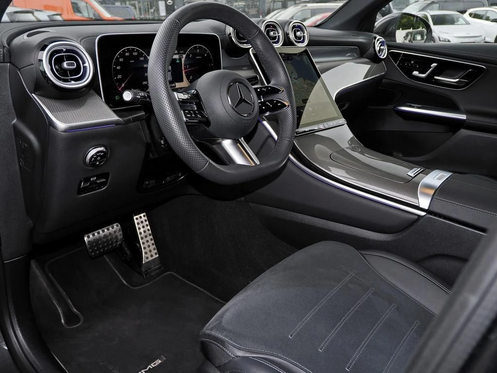 Mercedes-Benz-GLC 300 d-image-8