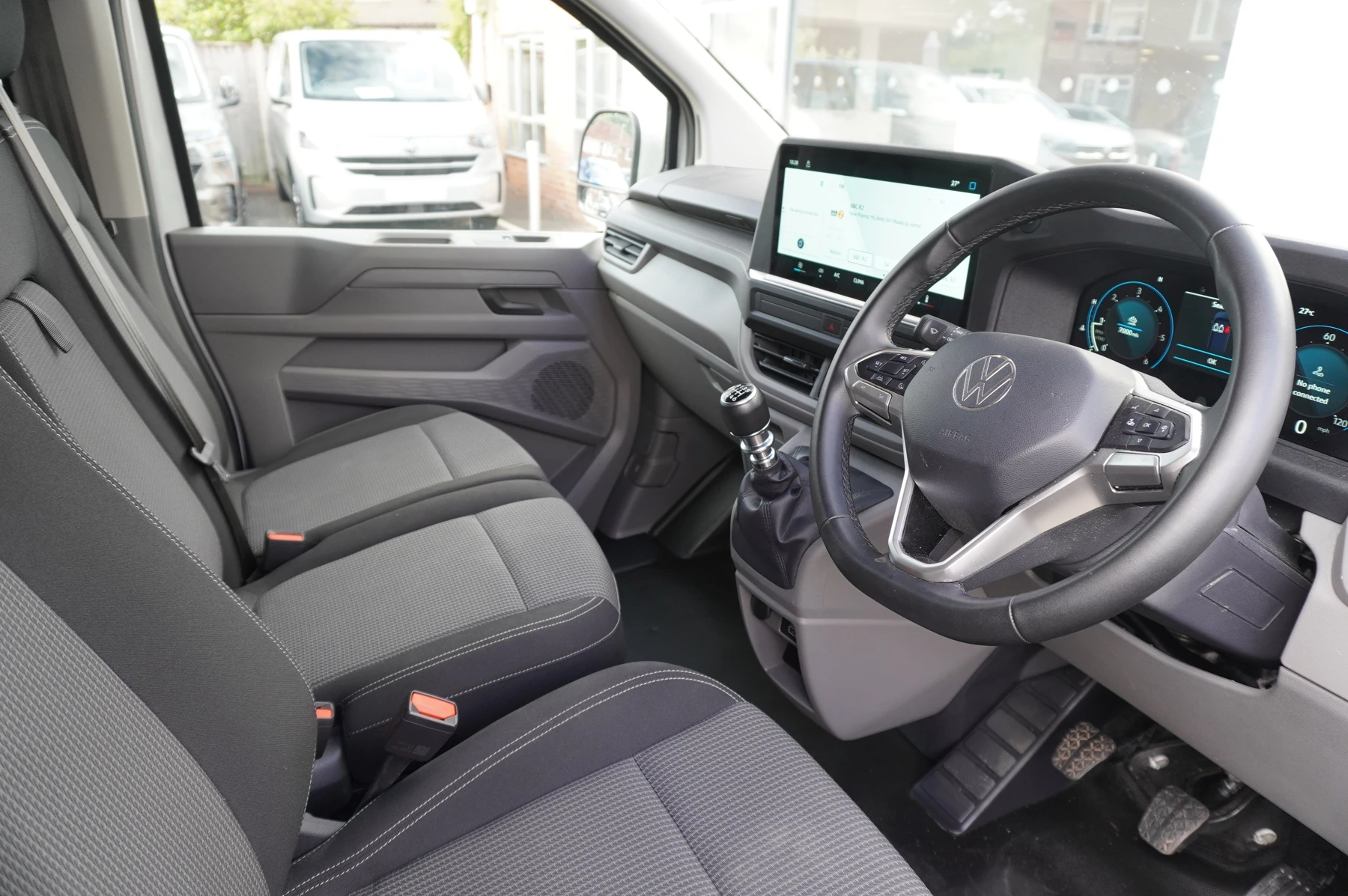 Volkswagen-Transporter-image-5