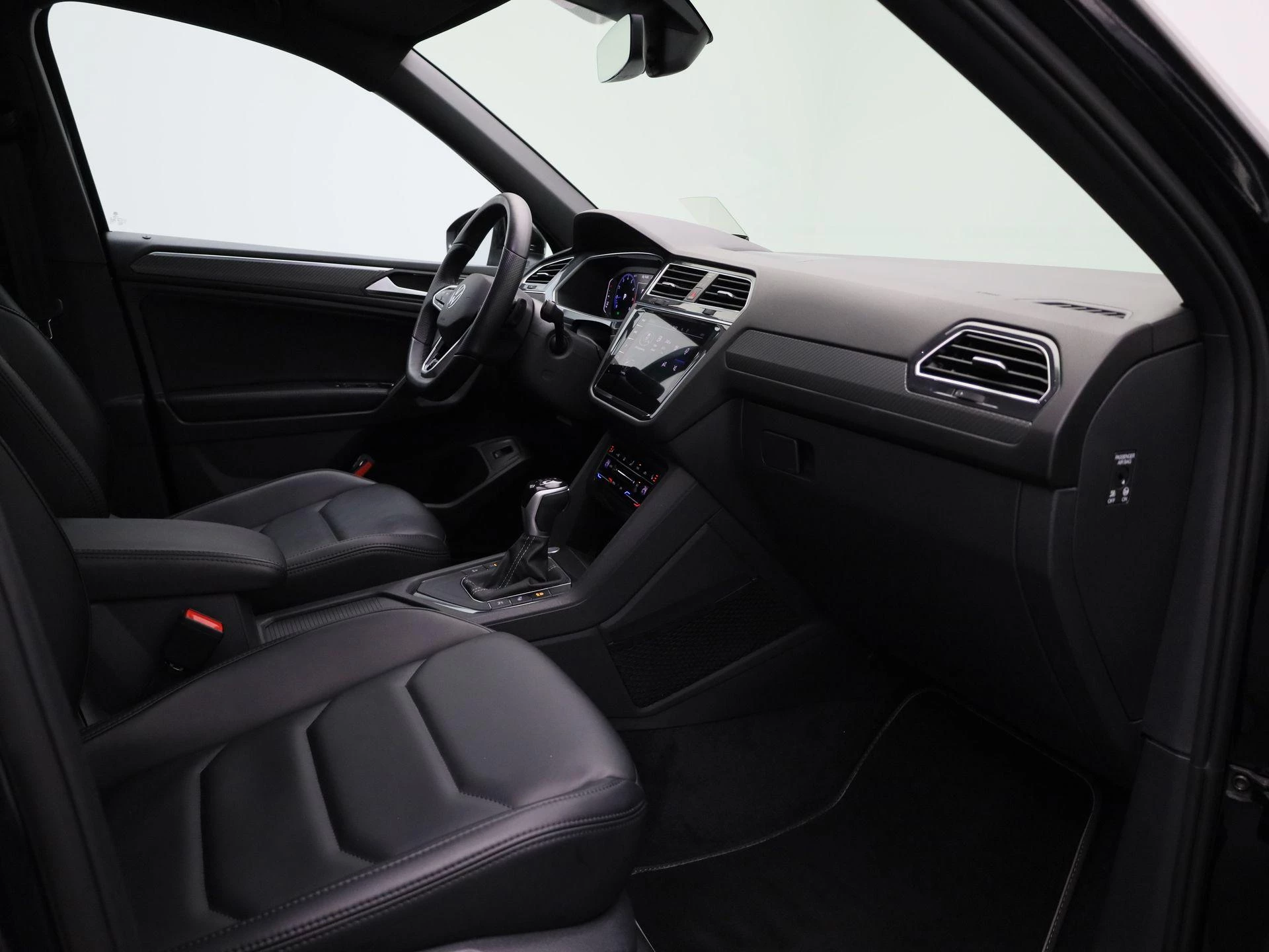 Volkswagen-Tiguan Allspace-image-35