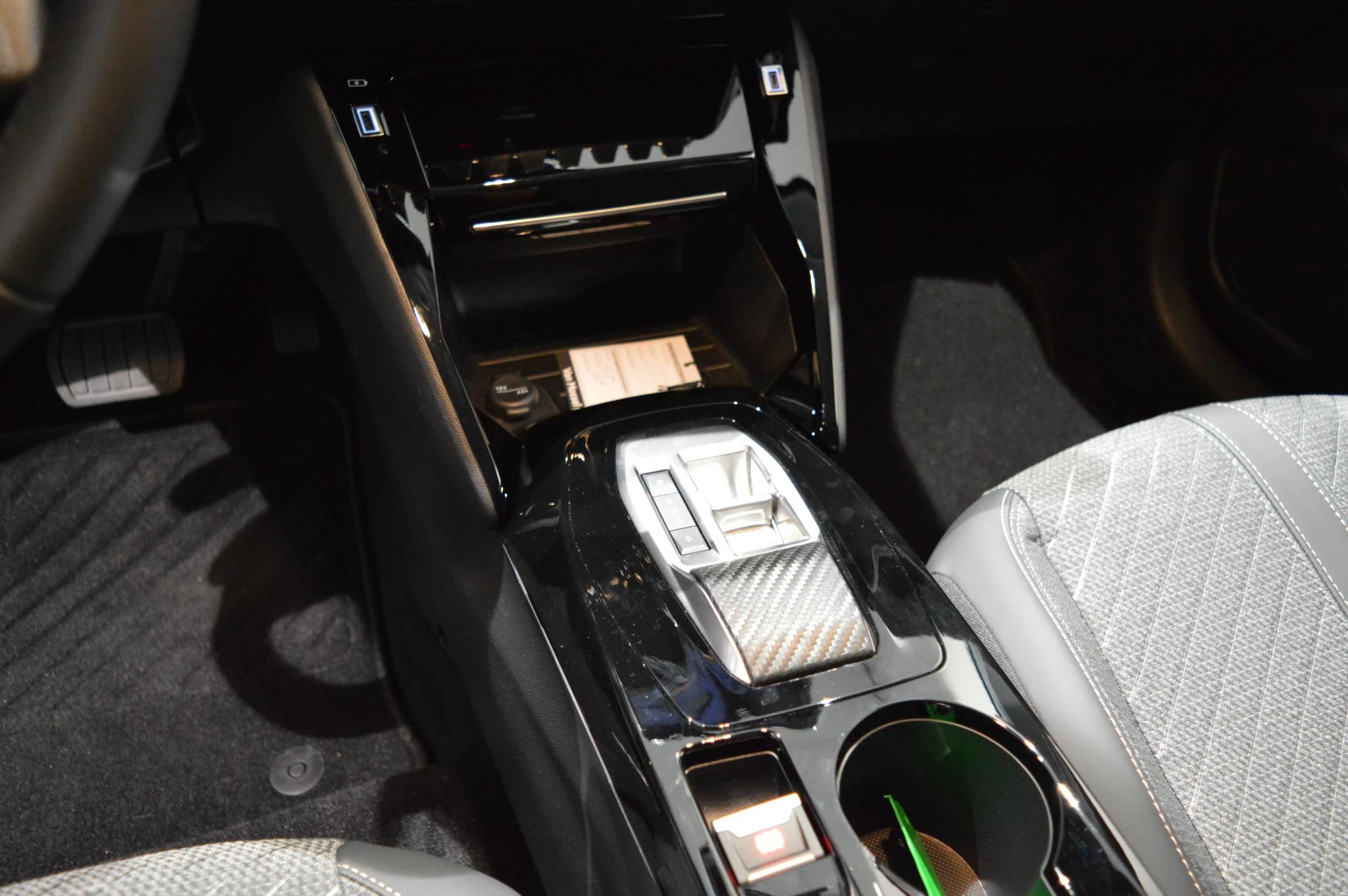 Peugeot-e-208-image-13