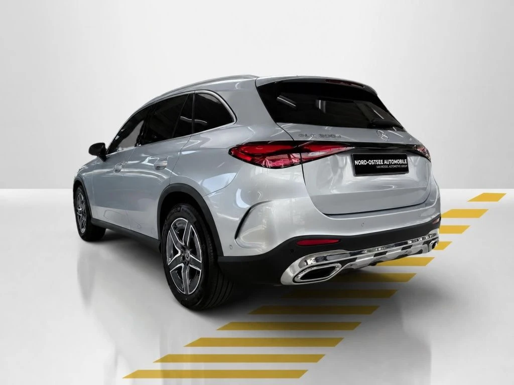 Mercedes-Benz-GLC 300 d-image-12