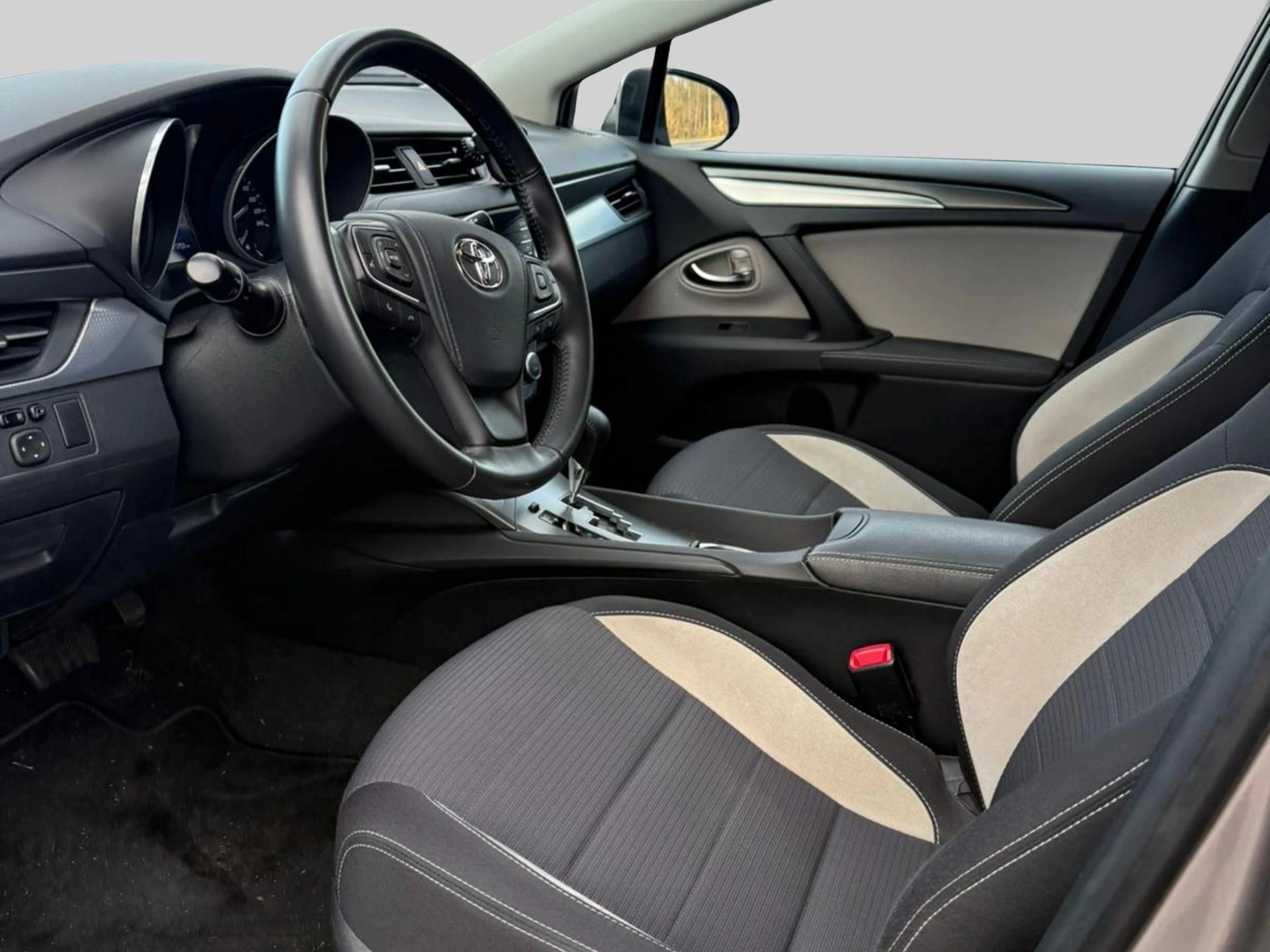 Toyota Avensis Sedan 1.8 Valvematic Multidrive S Comfort